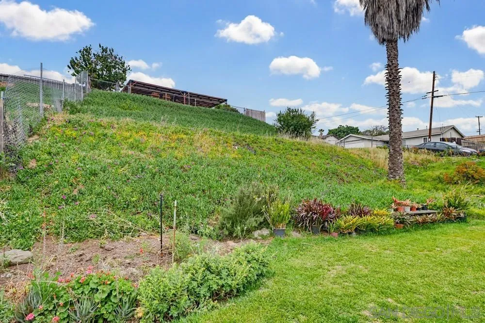 https://cdn.realtyfeed.com/cdn/127/260007557/db4b3b08dae2f58e7f0099736b661113.webp