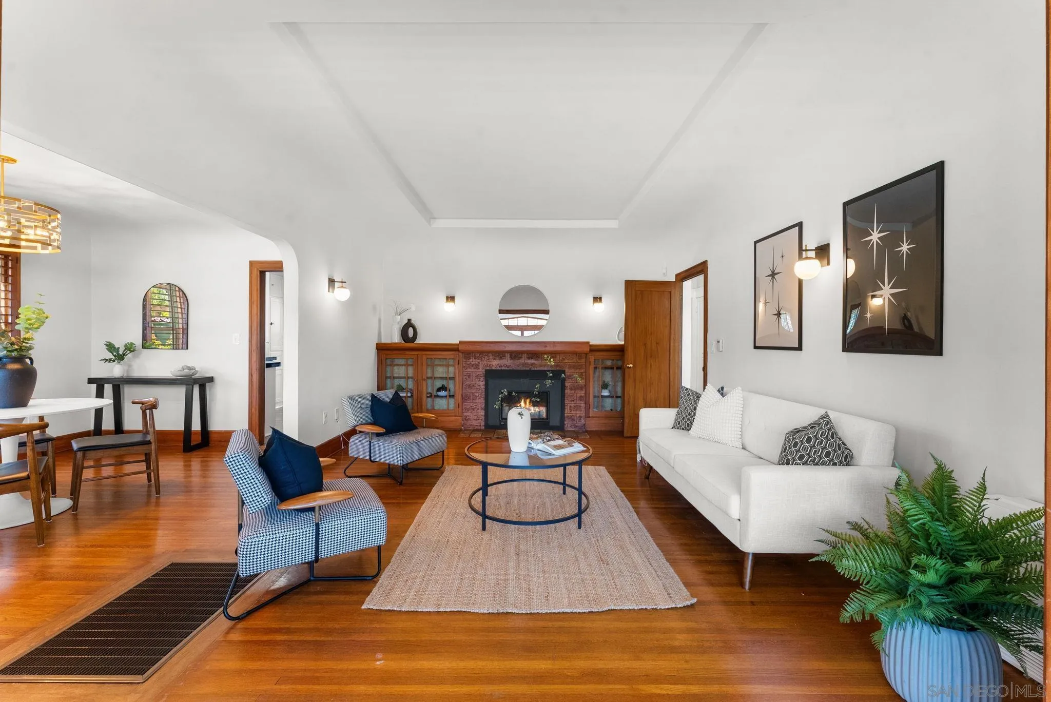 https://cdn.realtyfeed.com/cdn/127/260007558/271dab5b61e03505d0376867bb72c050.webp