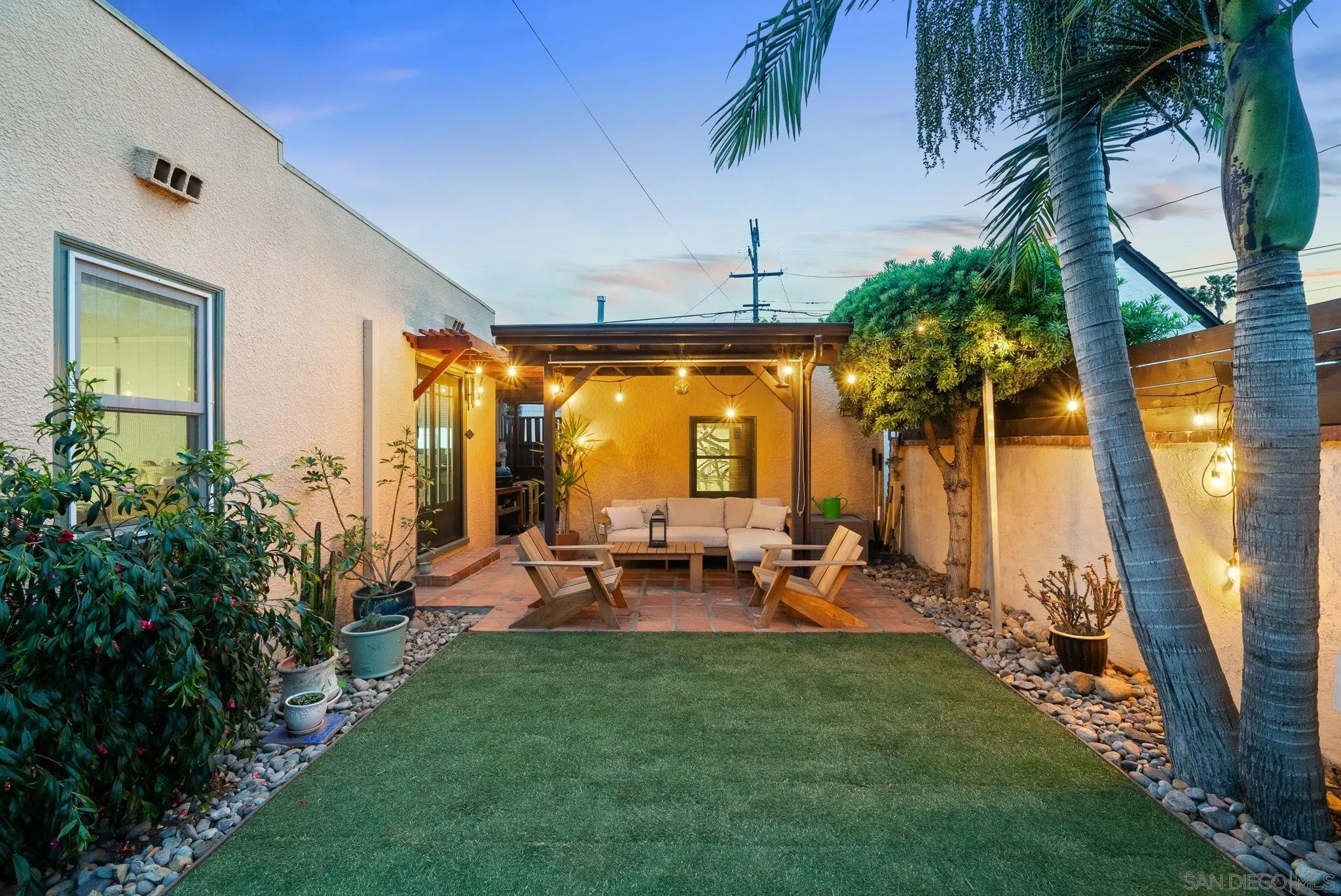 https://cdn.realtyfeed.com/cdn/127/260007558/ce011064115f2788dcd2f69aaad16d6c.webp