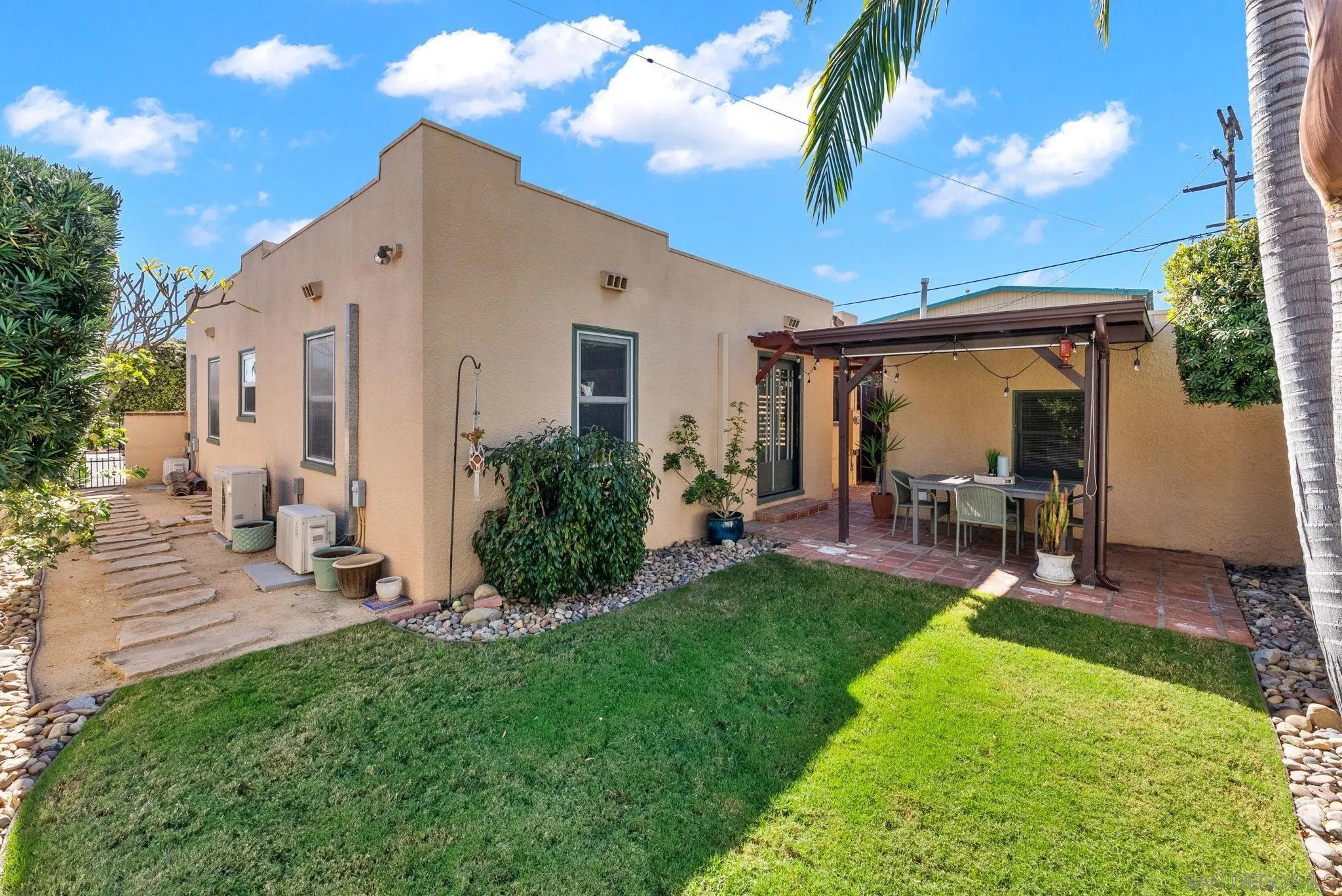 https://cdn.realtyfeed.com/cdn/127/260007558/f98abe698875bdb09a5c687f016c2f43.webp