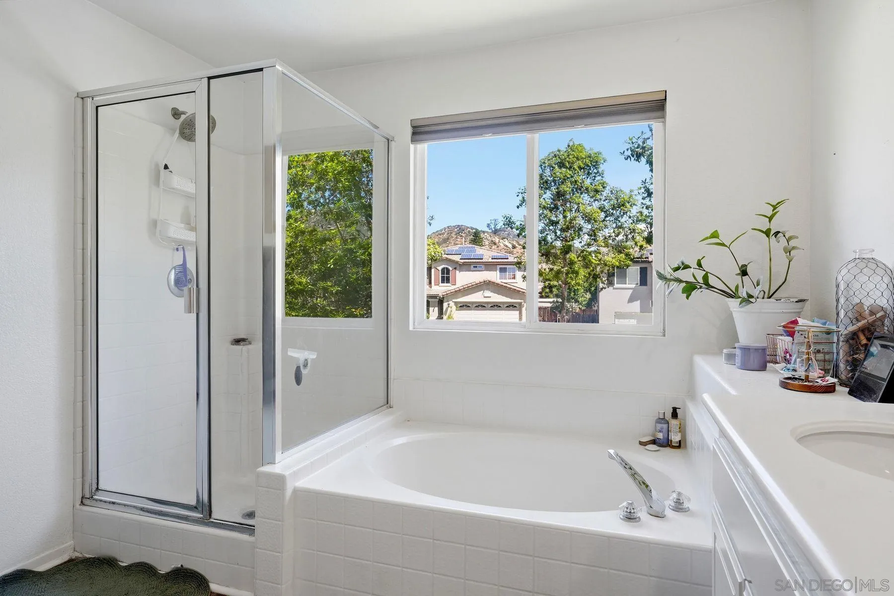 https://cdn.realtyfeed.com/cdn/127/260007562/285d47da463c26c0976e334d4c5479cf.webp