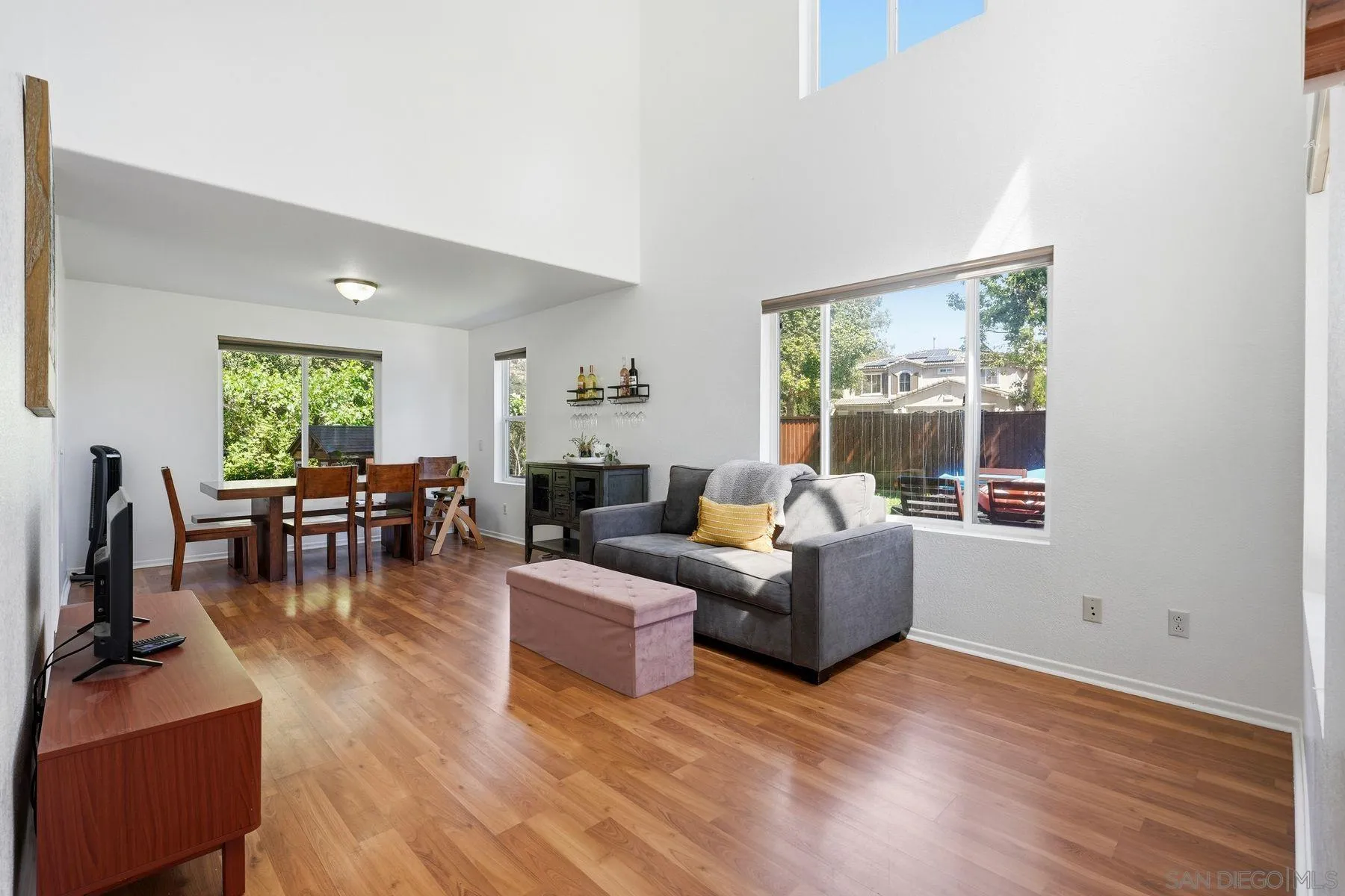 https://cdn.realtyfeed.com/cdn/127/260007562/32eeeb2a22e12b8cbdd13e4c841c56f6.webp