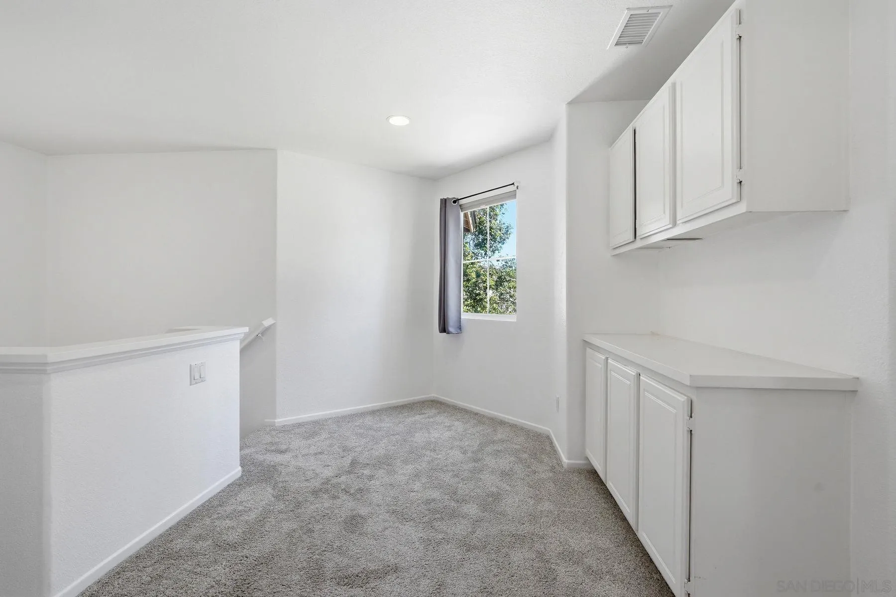 https://cdn.realtyfeed.com/cdn/127/260007562/febd2ffe6f227da61886048753299486.webp
