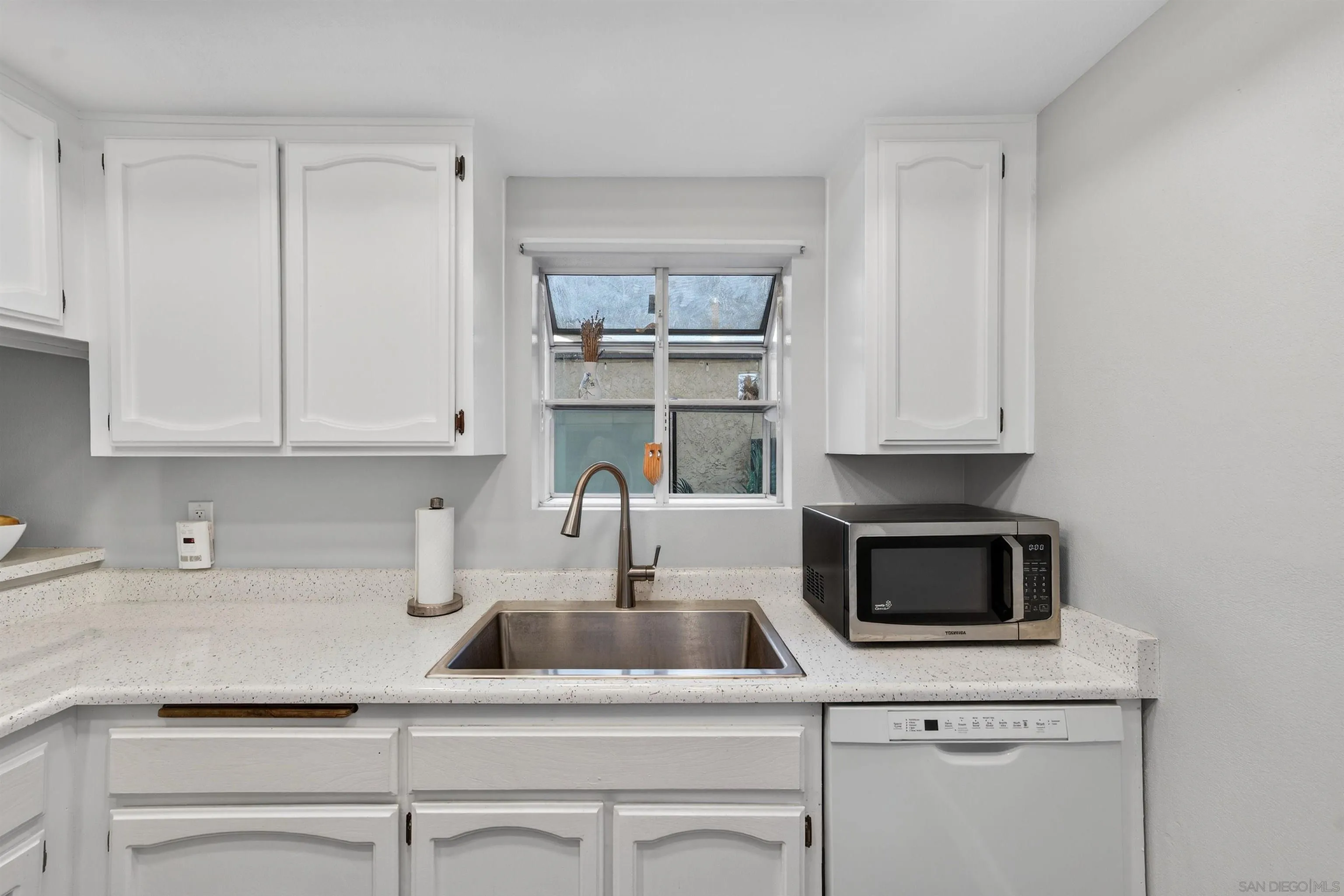 Photo #17: 260007563 Listing: Photo #17