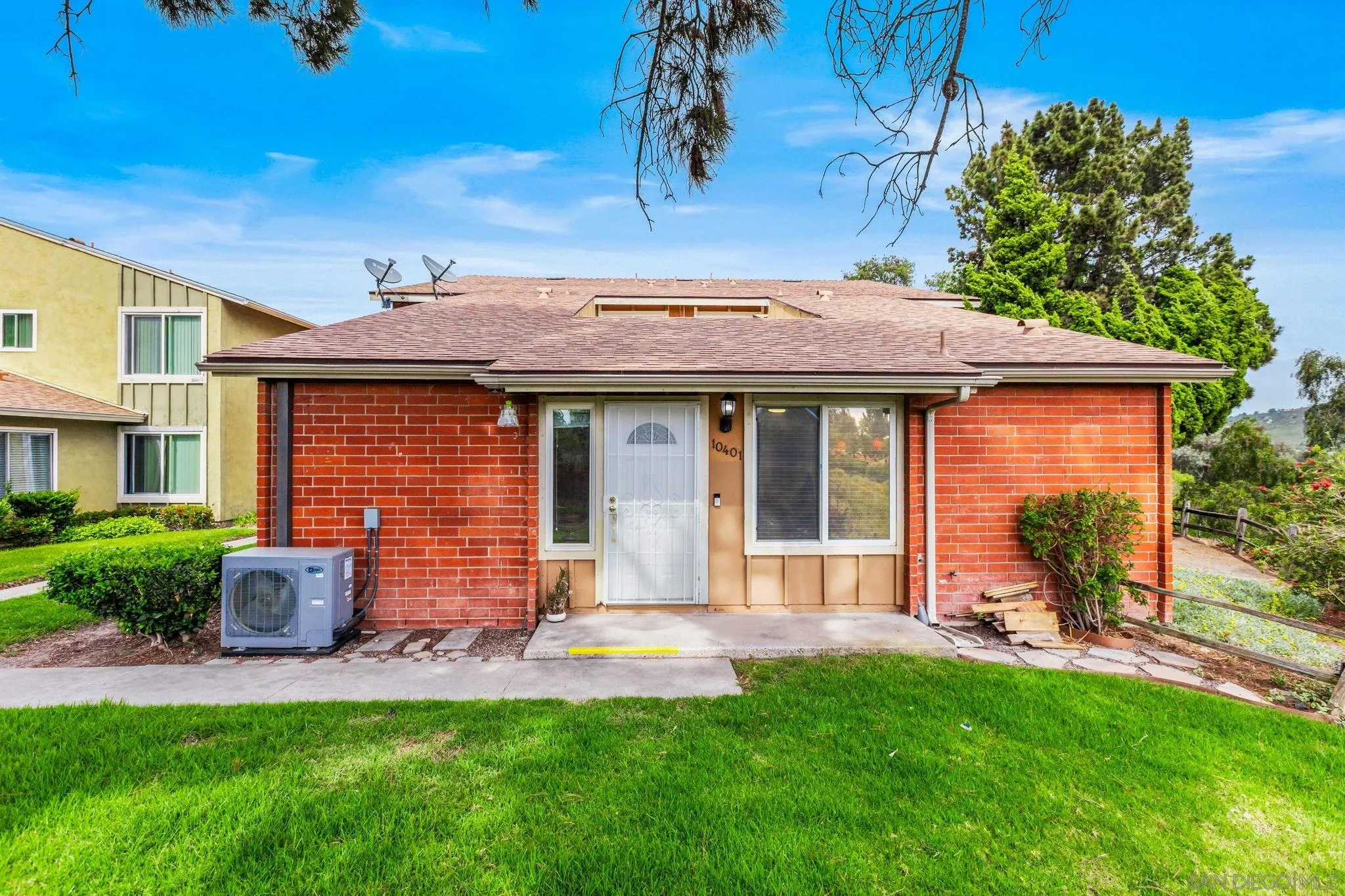 https://cdn.realtyfeed.com/cdn/127/260007565/d6d7a0f26c65468db5f553862b18dc8d.webp