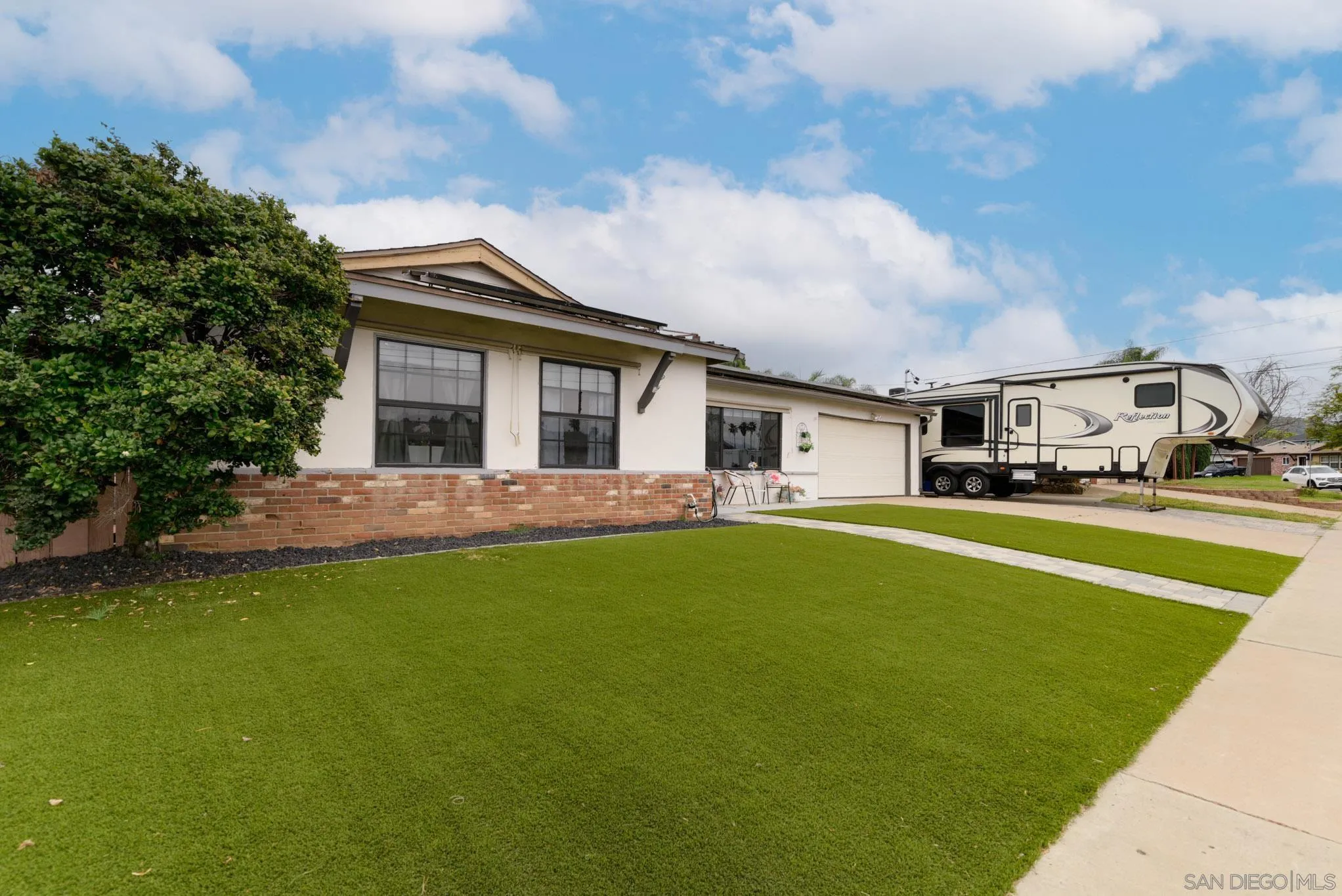 https://cdn.realtyfeed.com/cdn/127/260007567/2b9aca15318bcc4a11f8fa42c33cec42.webp