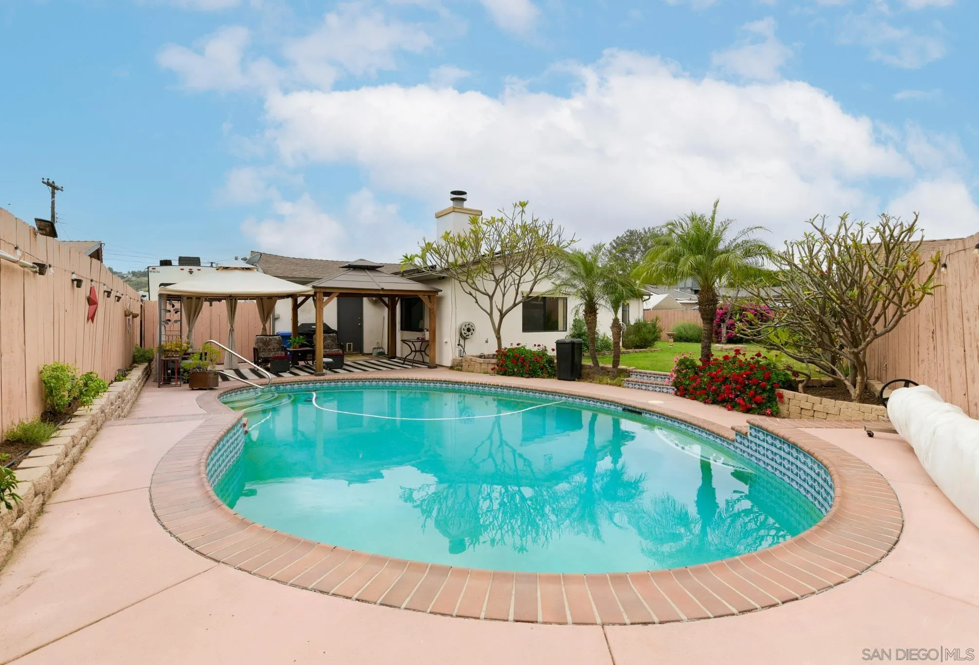 https://cdn.realtyfeed.com/cdn/127/260007567/5d123565f430552b8112421dbdc2e46f.webp