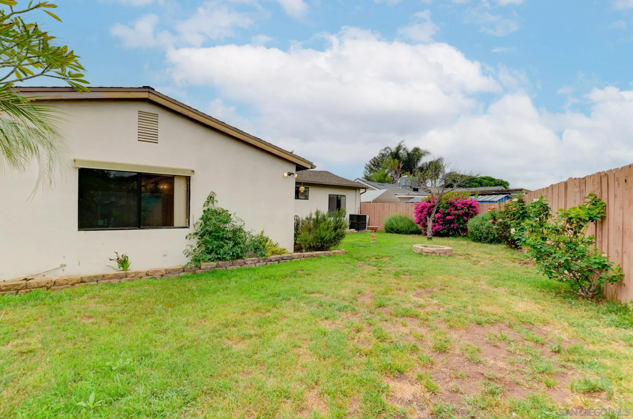 https://cdn.realtyfeed.com/cdn/127/260007567/84aab80f887f9d4021e4486ebfeda586.webp