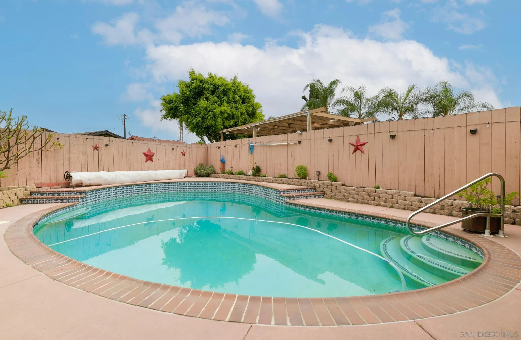 https://cdn.realtyfeed.com/cdn/127/260007567/8b806ebe457edc46073104de6913bdcf.webp