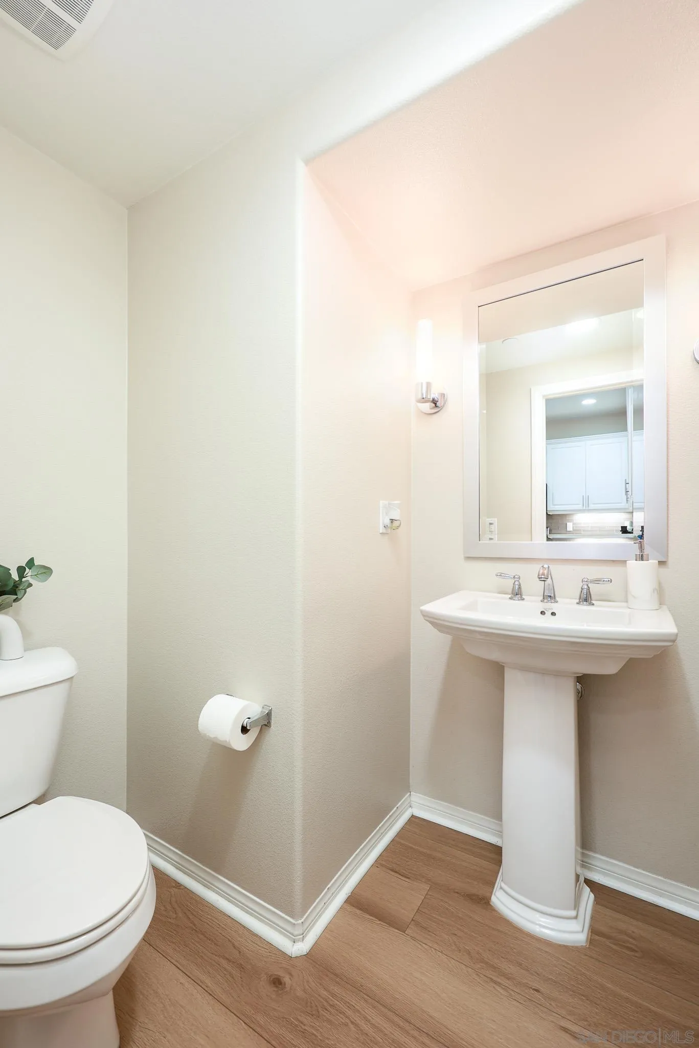 Photo #8: 260007569 Listing: Photo #8