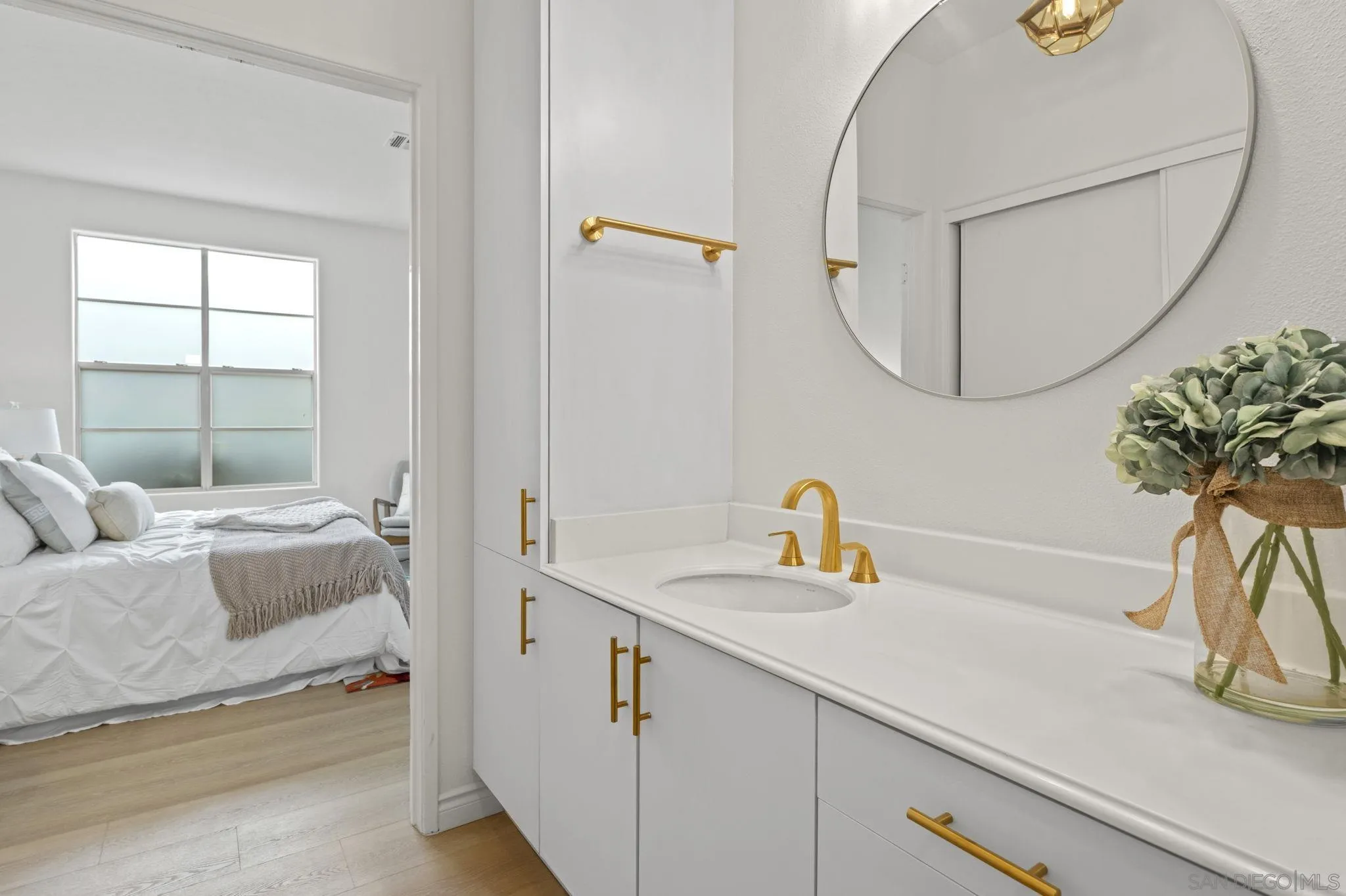 https://cdn.realtyfeed.com/cdn/127/260007571/6408487ba1cd9c89d12df173aa92f1a0.webp