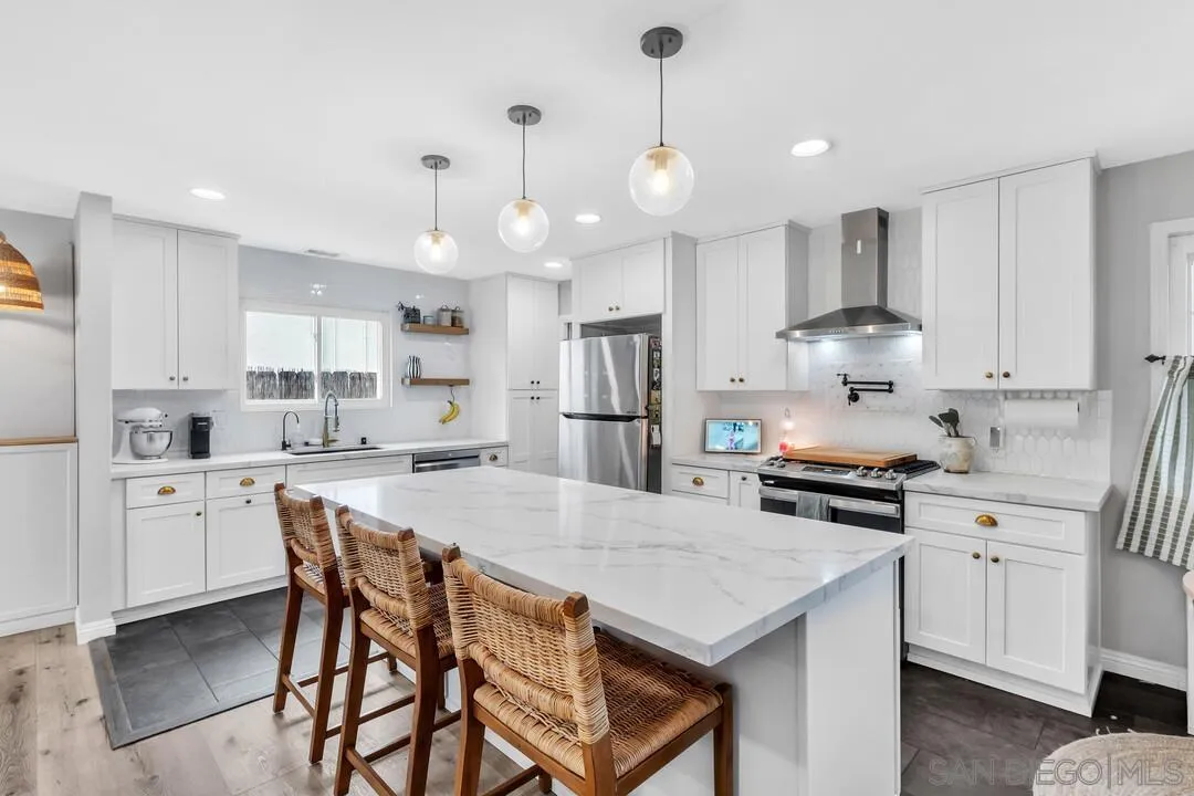 https://cdn.realtyfeed.com/cdn/127/260007572/a70fe92c1cc63da3c78a52e55f38f430.webp