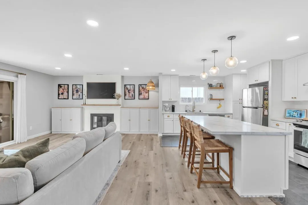 https://cdn.realtyfeed.com/cdn/127/260007572/c35ec882910c805bd0f4ae618ad93aeb.webp