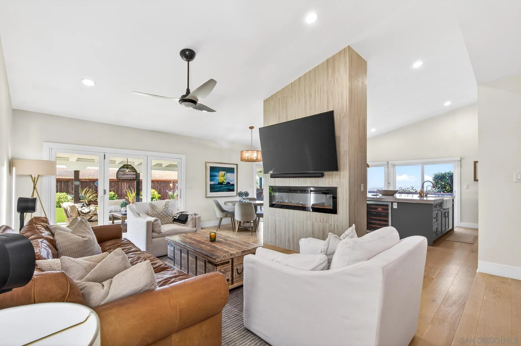 https://cdn.realtyfeed.com/cdn/127/260007579/633c0eb45d5953909d3195e41e998f1c.webp