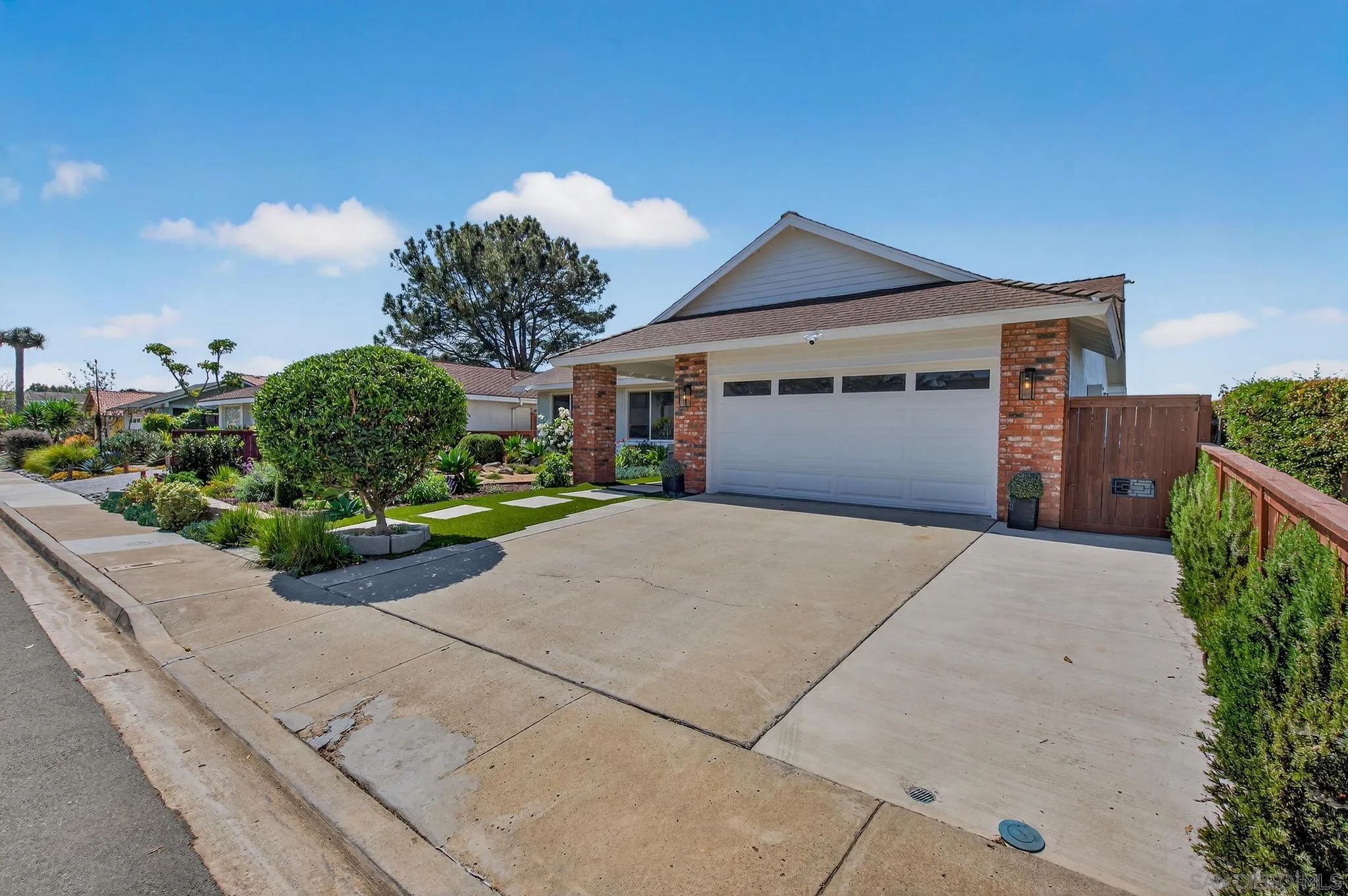 https://cdn.realtyfeed.com/cdn/127/260007579/66803abb685b5d1b99bde115ca165231.webp