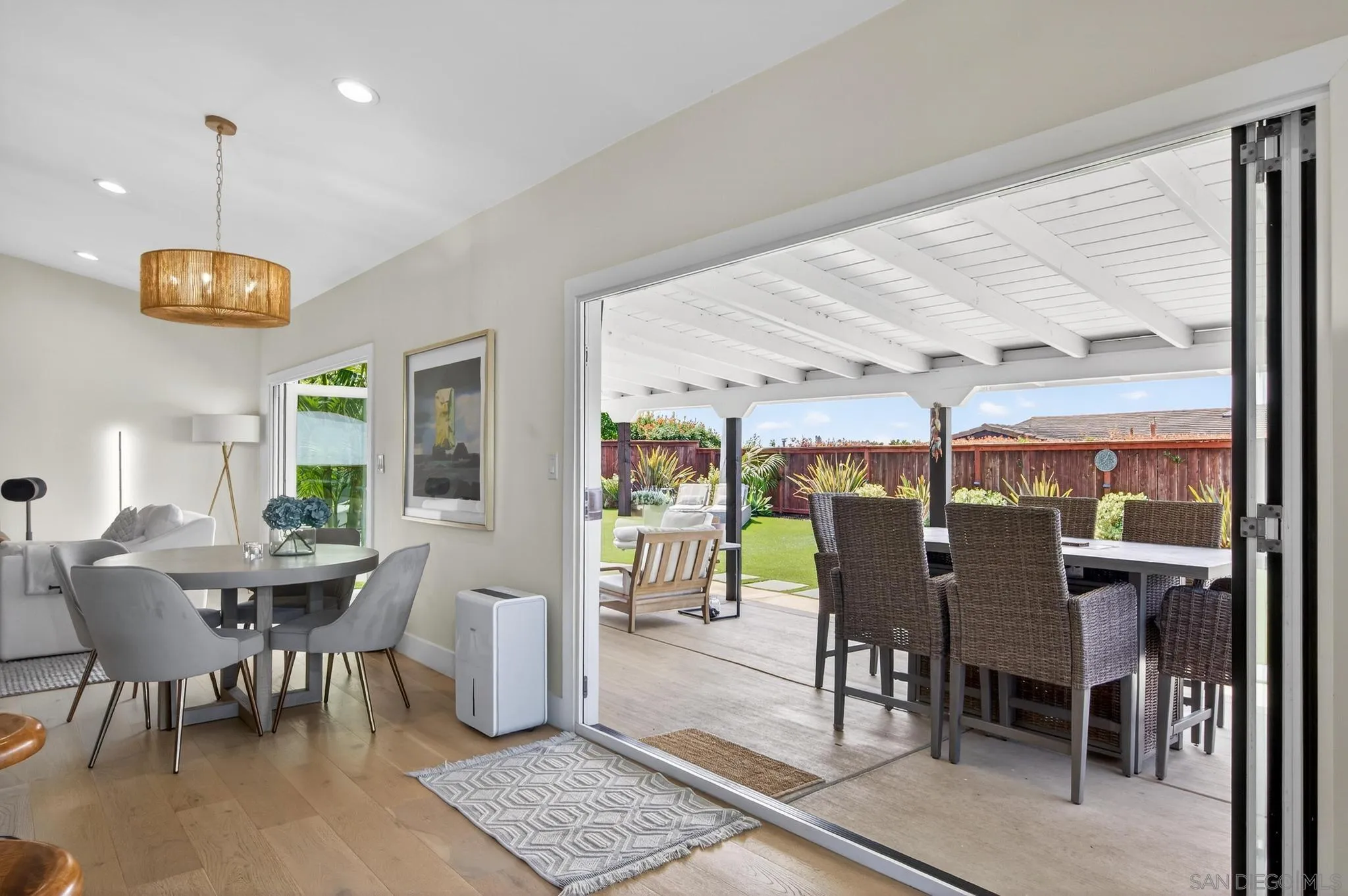 https://cdn.realtyfeed.com/cdn/127/260007579/8172cd49c40b1794b1a9b4055a1034af.webp