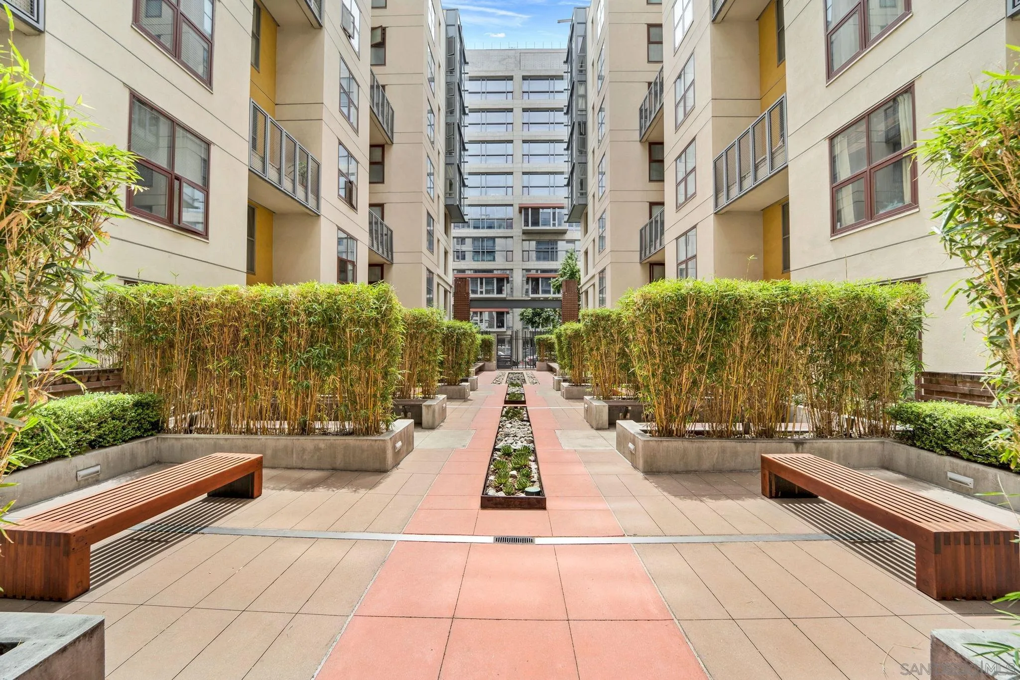https://cdn.realtyfeed.com/cdn/127/260007581/0f58c8088f5553b2fdb0a2b43b3a9c34.webp