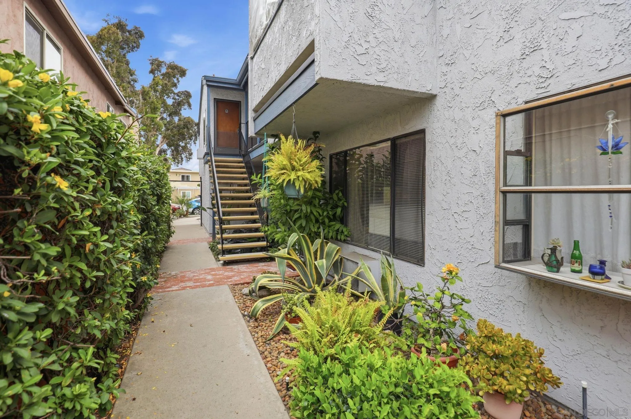 https://cdn.realtyfeed.com/cdn/127/260007584/859e484f496de65608e44dcb08f30d27.webp