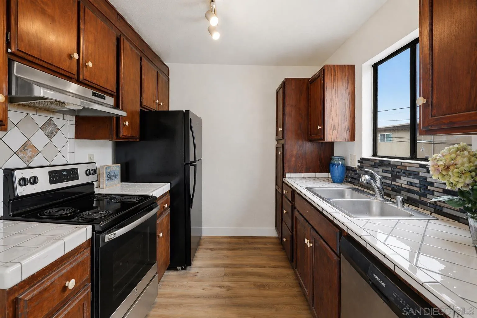 https://cdn.realtyfeed.com/cdn/127/260007584/a4e86d78171a4d5be1aae1706a1a2535.webp