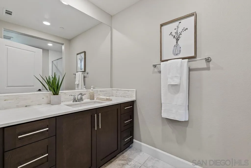 Photo #4: 260007585 Listing: Photo #4