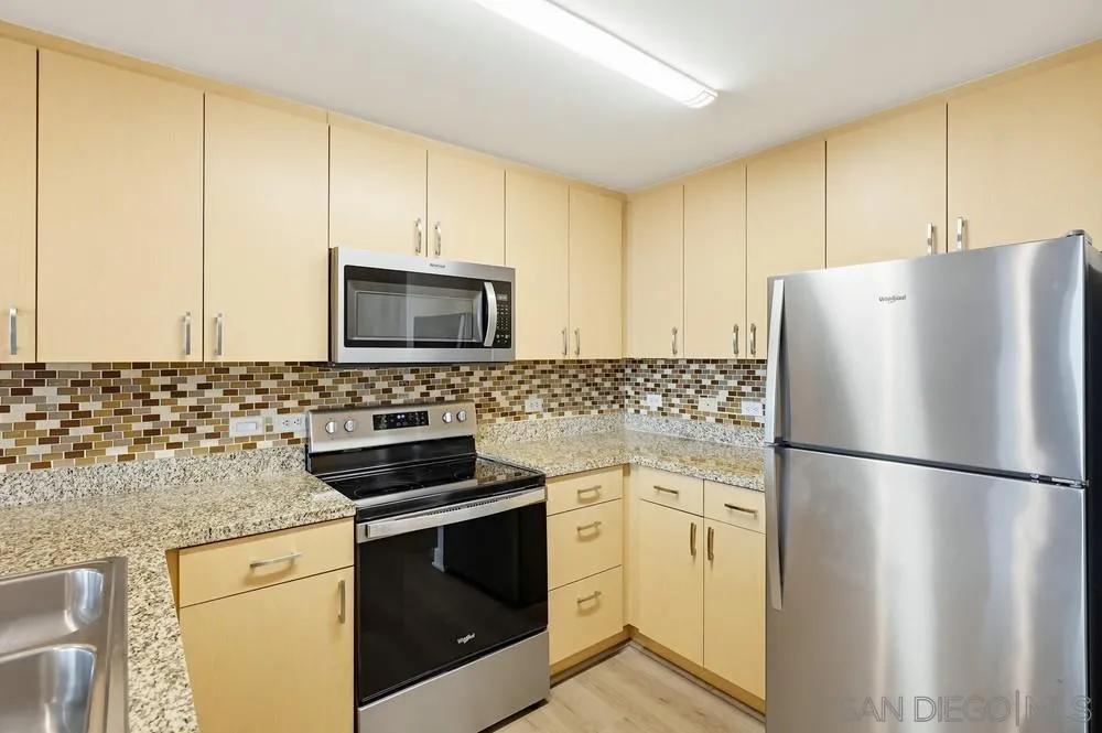 Photo #8: 260007591 Listing: Photo #8
