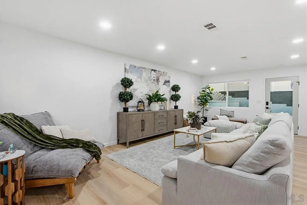 https://cdn.realtyfeed.com/cdn/127/260007592/9da6318caea885ba42c9c3c726740913.webp