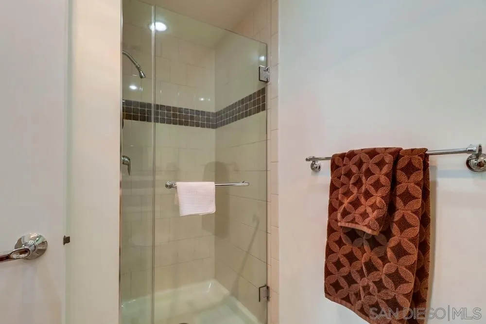 Photo #10: 260007600 Listing: Photo #10