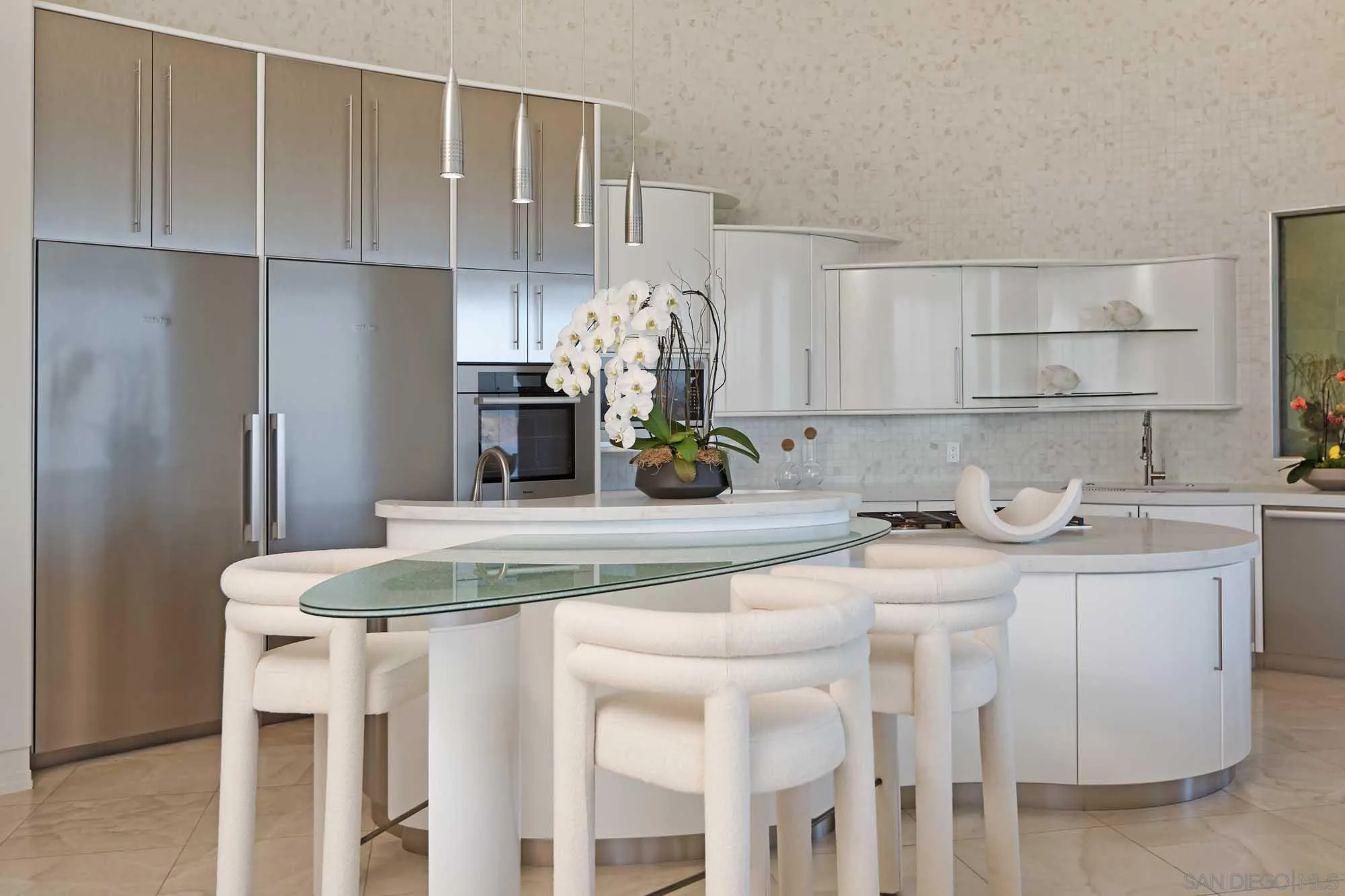 https://cdn.realtyfeed.com/cdn/127/260007602/2ce1cf0cafcce4144fbafe96c3725971.webp