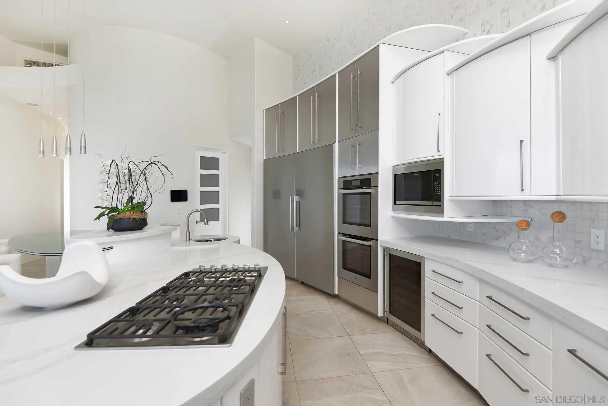 https://cdn.realtyfeed.com/cdn/127/260007602/565e7b30400f886daaa995ce4f463ab7.webp