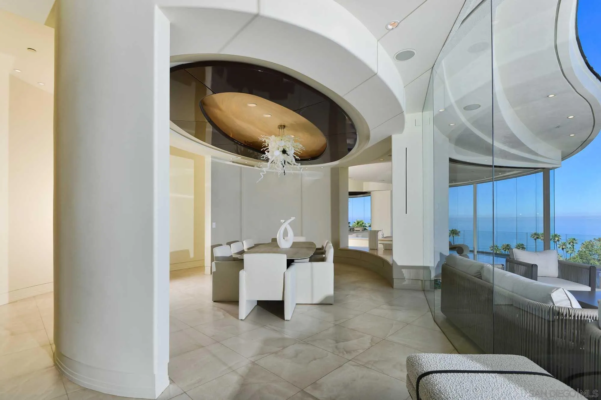 https://cdn.realtyfeed.com/cdn/127/260007602/83fb912fad3c5152c9f0deb7a9ae273d.webp