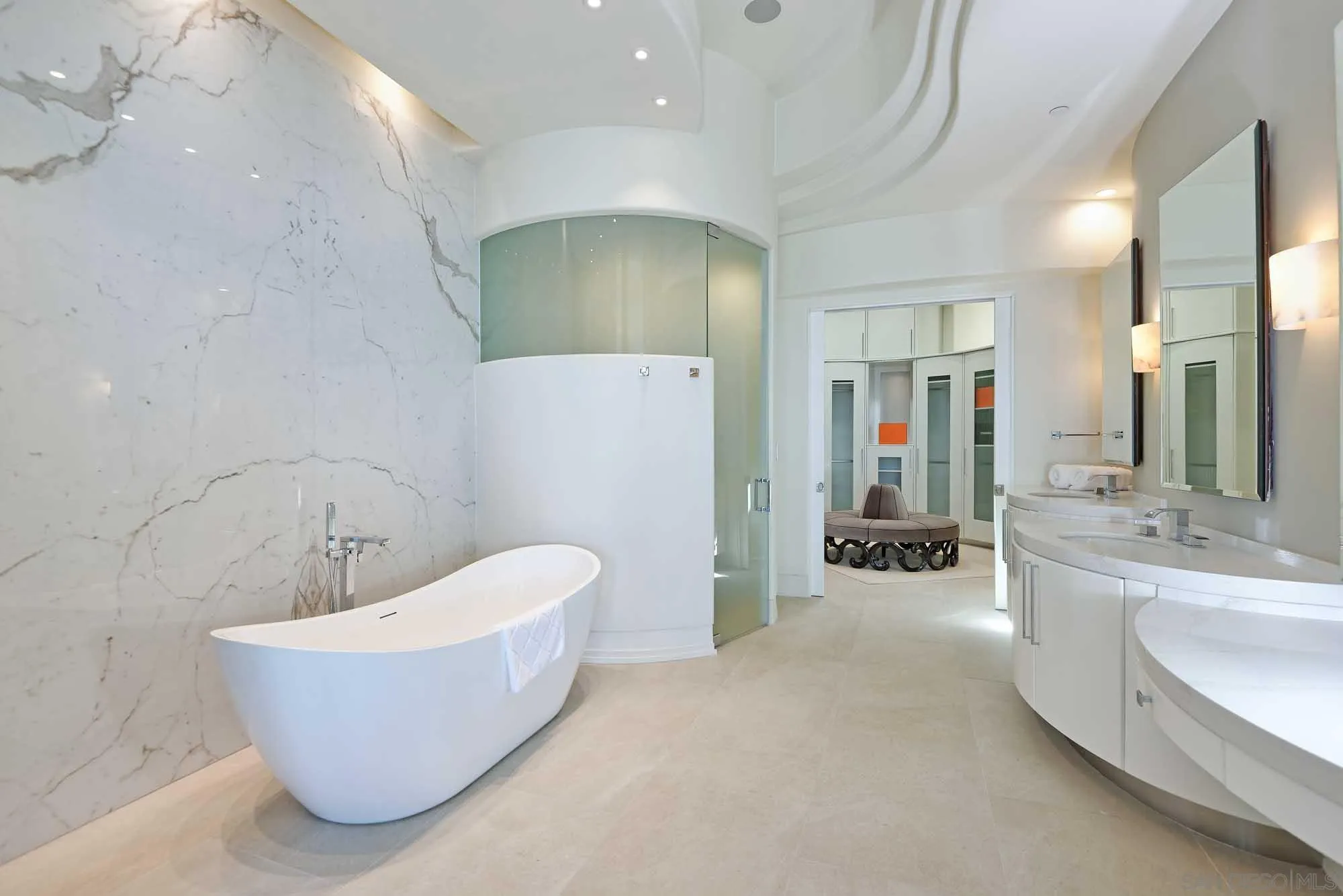 https://cdn.realtyfeed.com/cdn/127/260007602/8abfb7f3377d8e98ccde05131fa4020a.webp