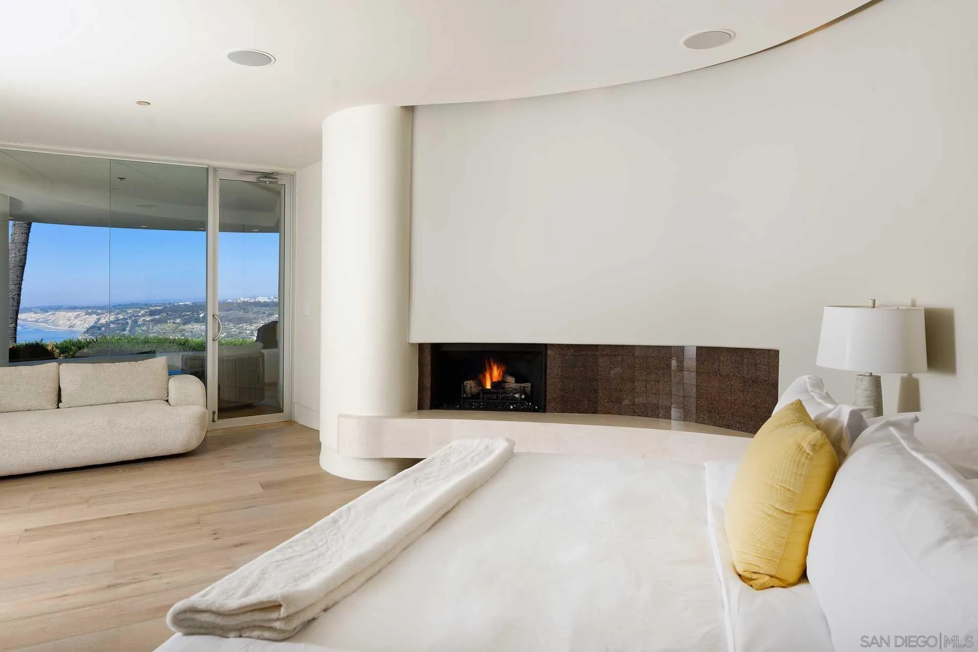 https://cdn.realtyfeed.com/cdn/127/260007602/da74a9b73cd0bacc05a70649d8f1aa2c.webp