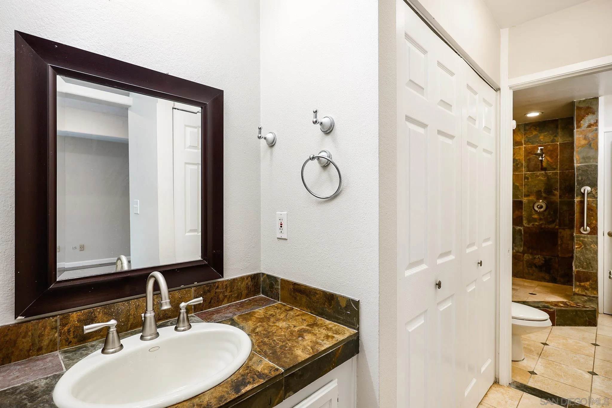 https://cdn.realtyfeed.com/cdn/127/260007603/1238975a794c2ada4a1f66c911a14c0a.webp