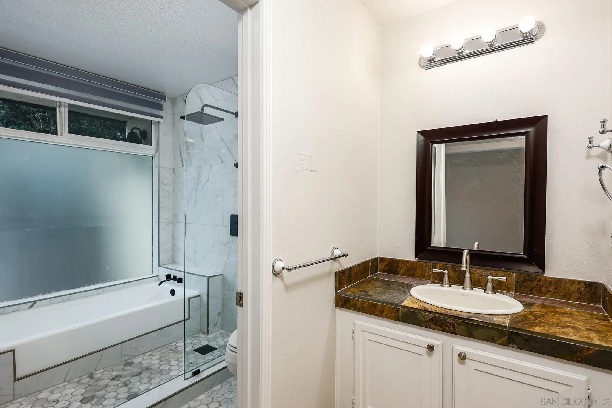 https://cdn.realtyfeed.com/cdn/127/260007603/1b802649b7151a8de1d0c3805646e09c.webp