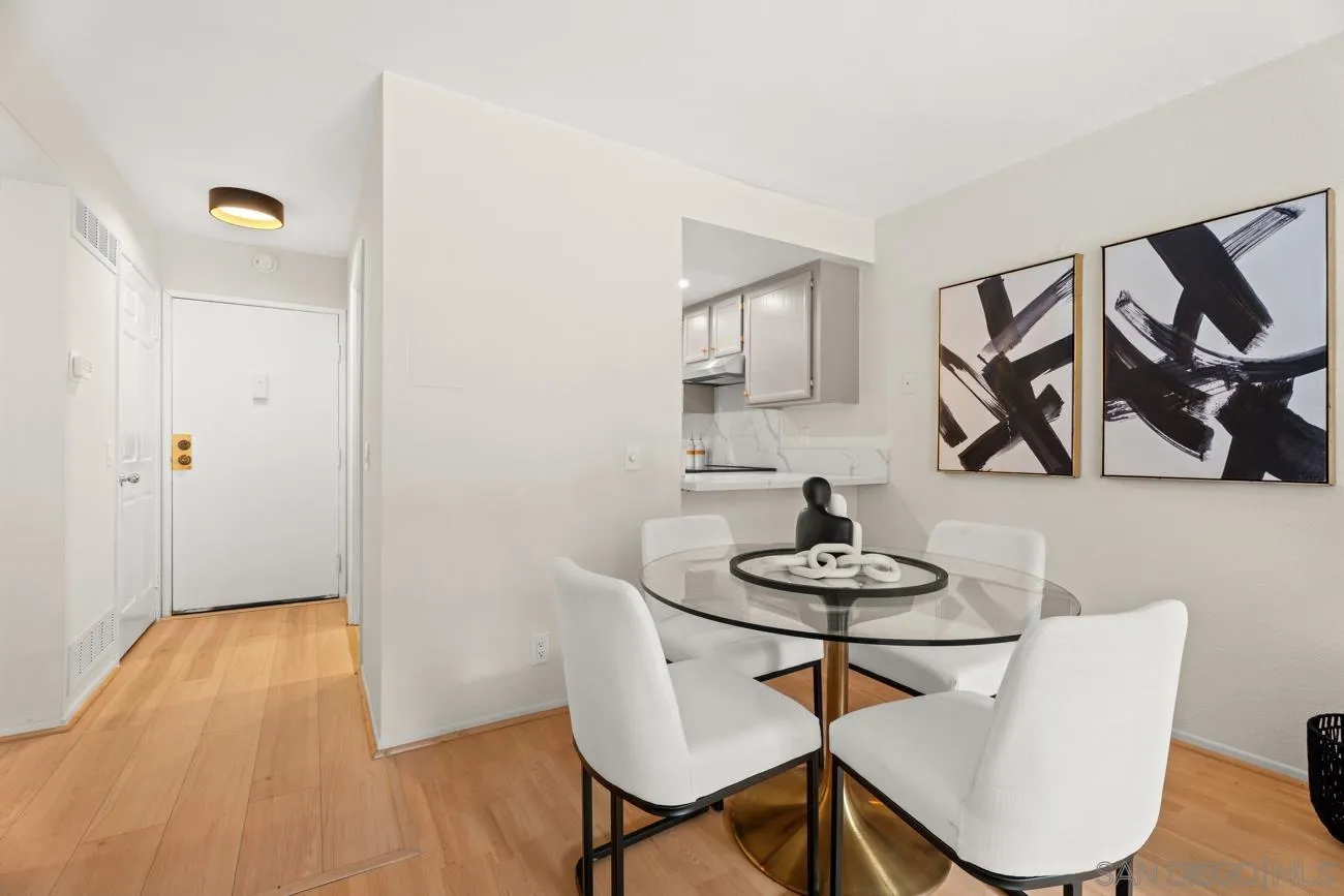 Photo #5: 260007607 Listing: Photo #5