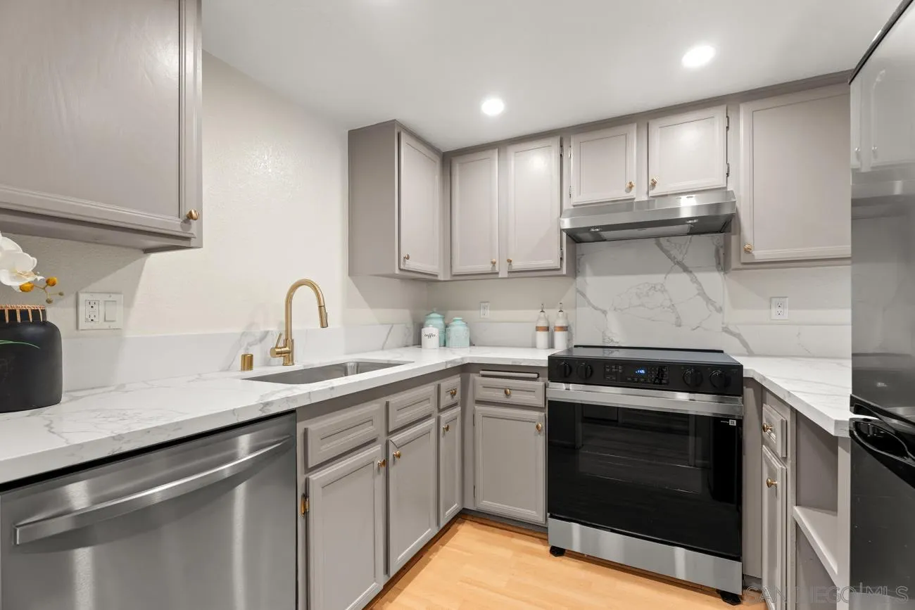 Photo #1: 260007607 Listing: Photo #1