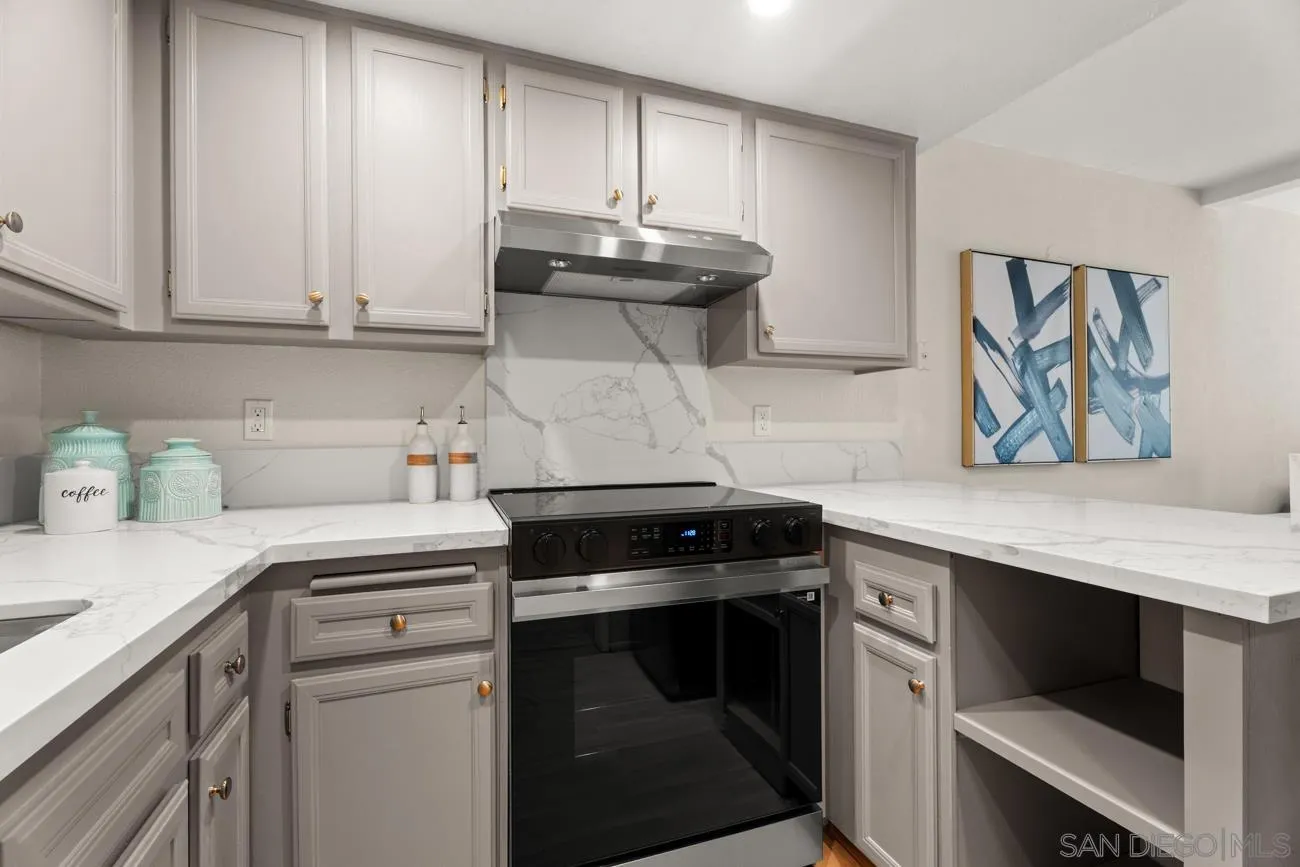 Photo #2: 260007607 Listing: Photo #2