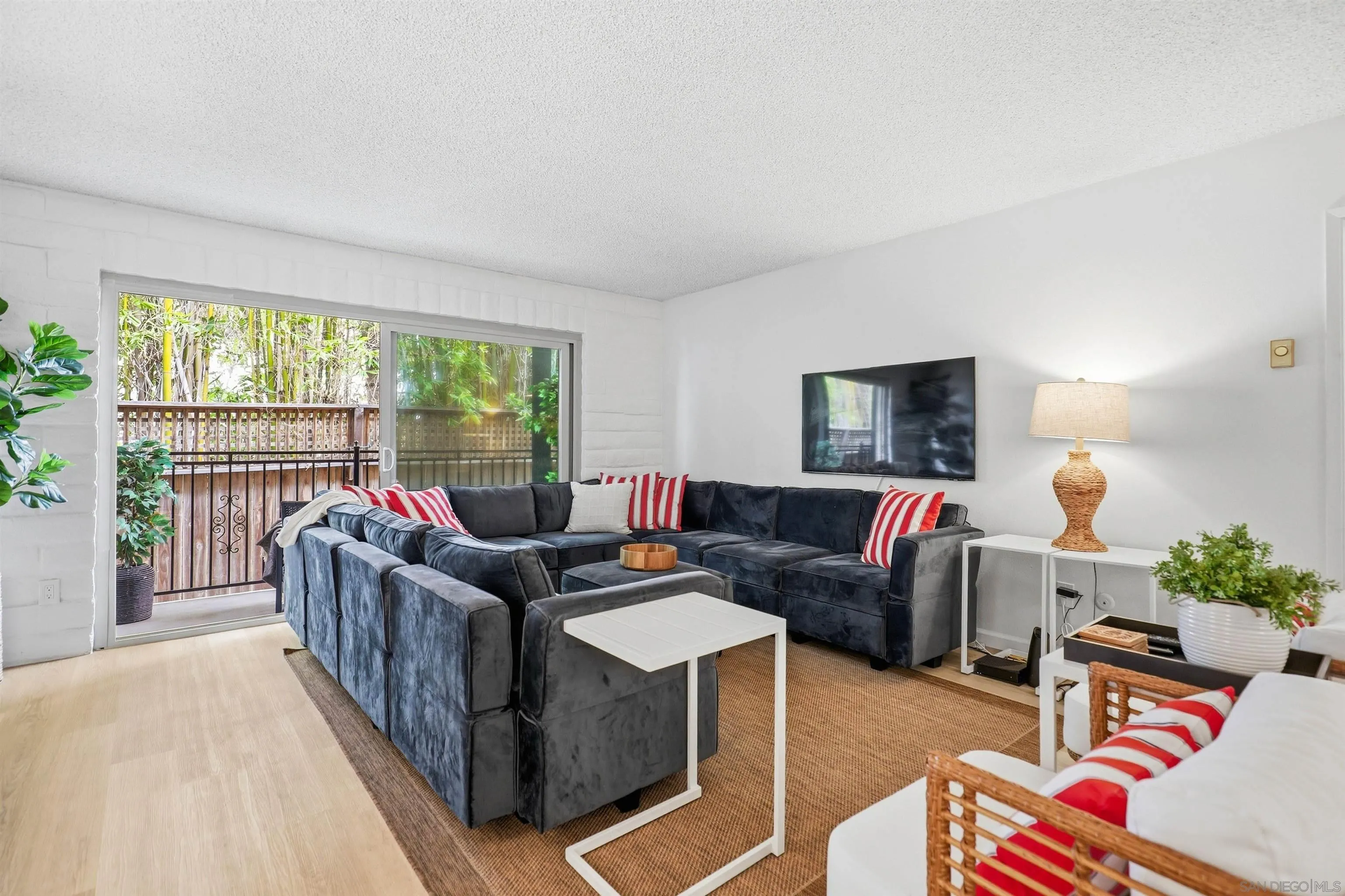 Photo #3: 260007608 Listing: Photo #3