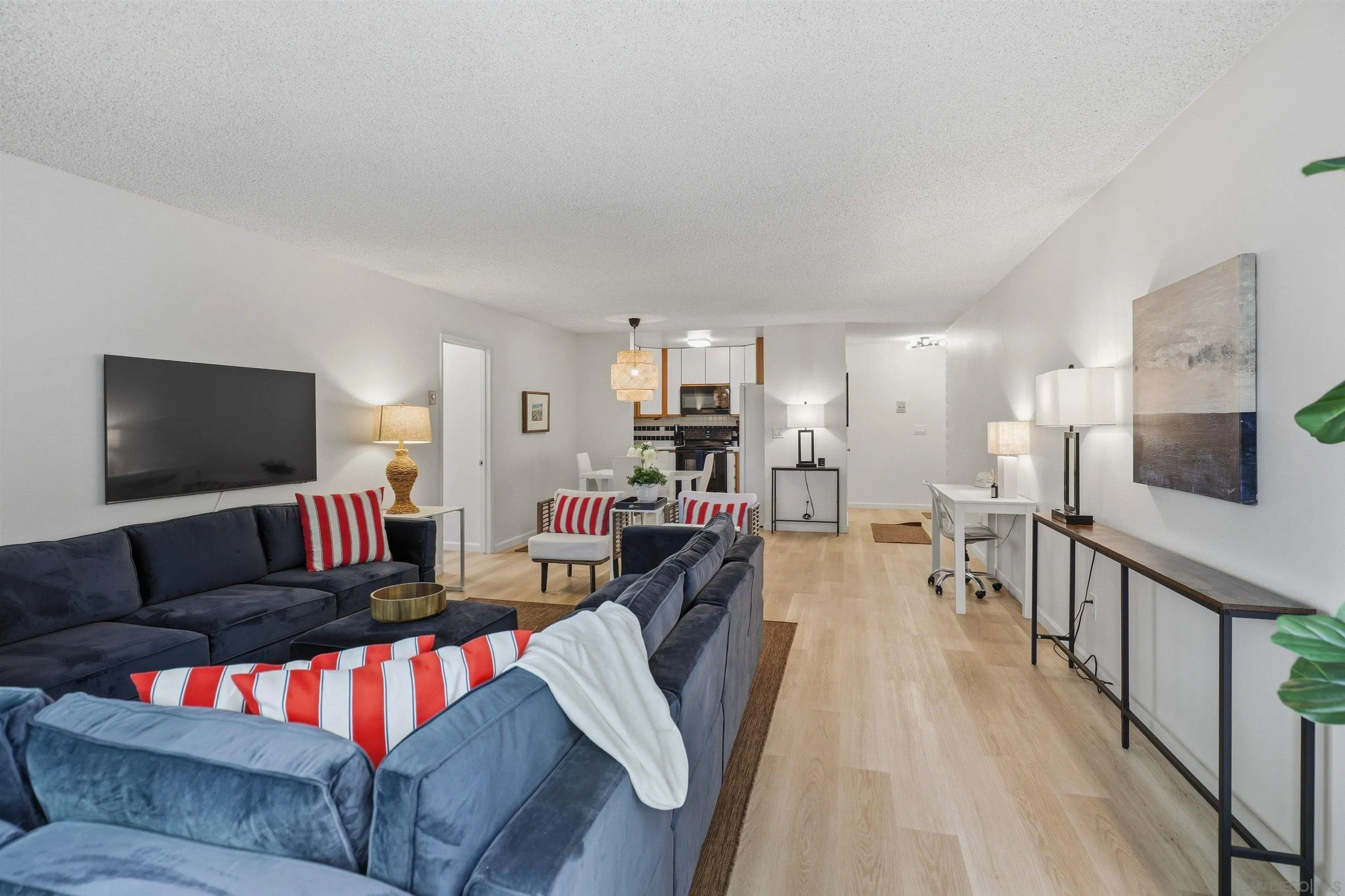 Photo #6: 260007608 Listing: Photo #6