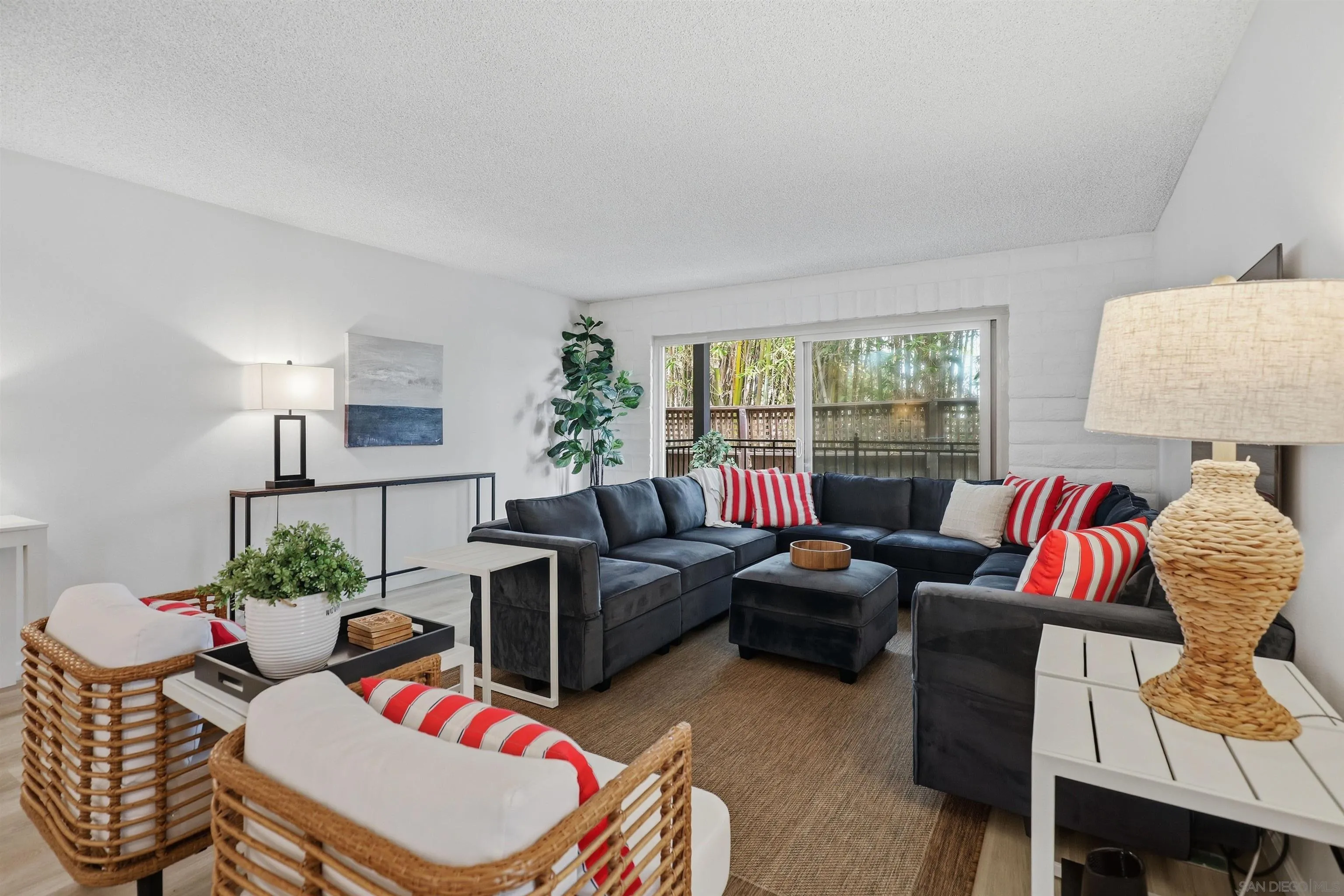 Photo #4: 260007608 Listing: Photo #4