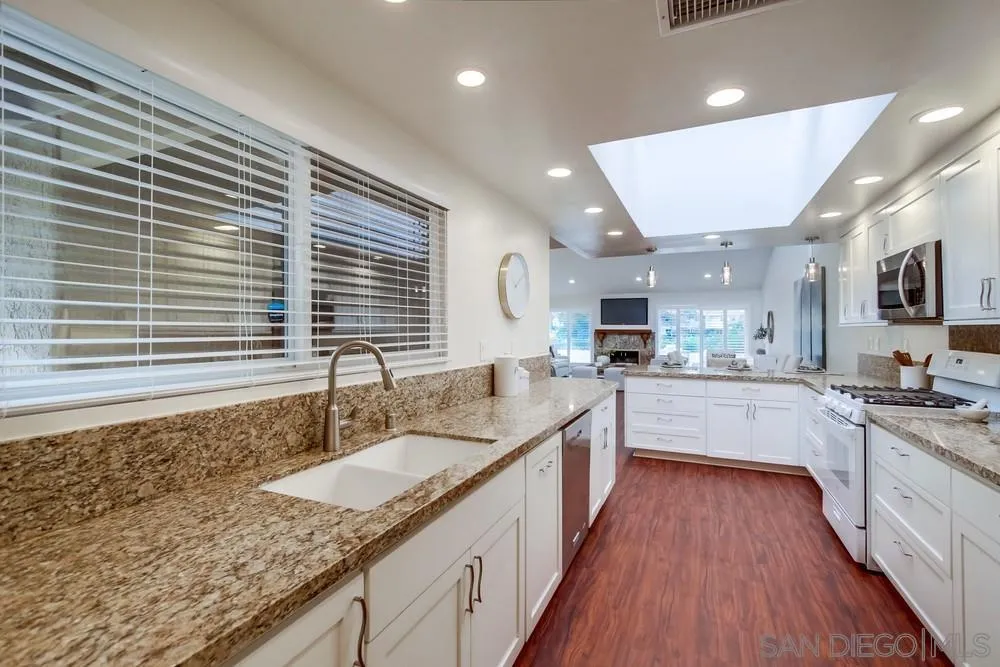 https://cdn.realtyfeed.com/cdn/127/260007609/02d121849f9e94dfb9efa7793d9f3c73.webp