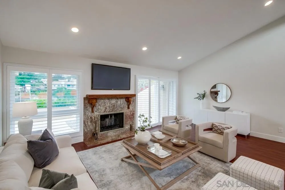 https://cdn.realtyfeed.com/cdn/127/260007609/19308691e3903b4132c544022f328c12.webp