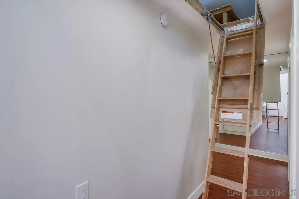 https://cdn.realtyfeed.com/cdn/127/260007609/901a045059a7641fb6297e51f52dd6c1.webp