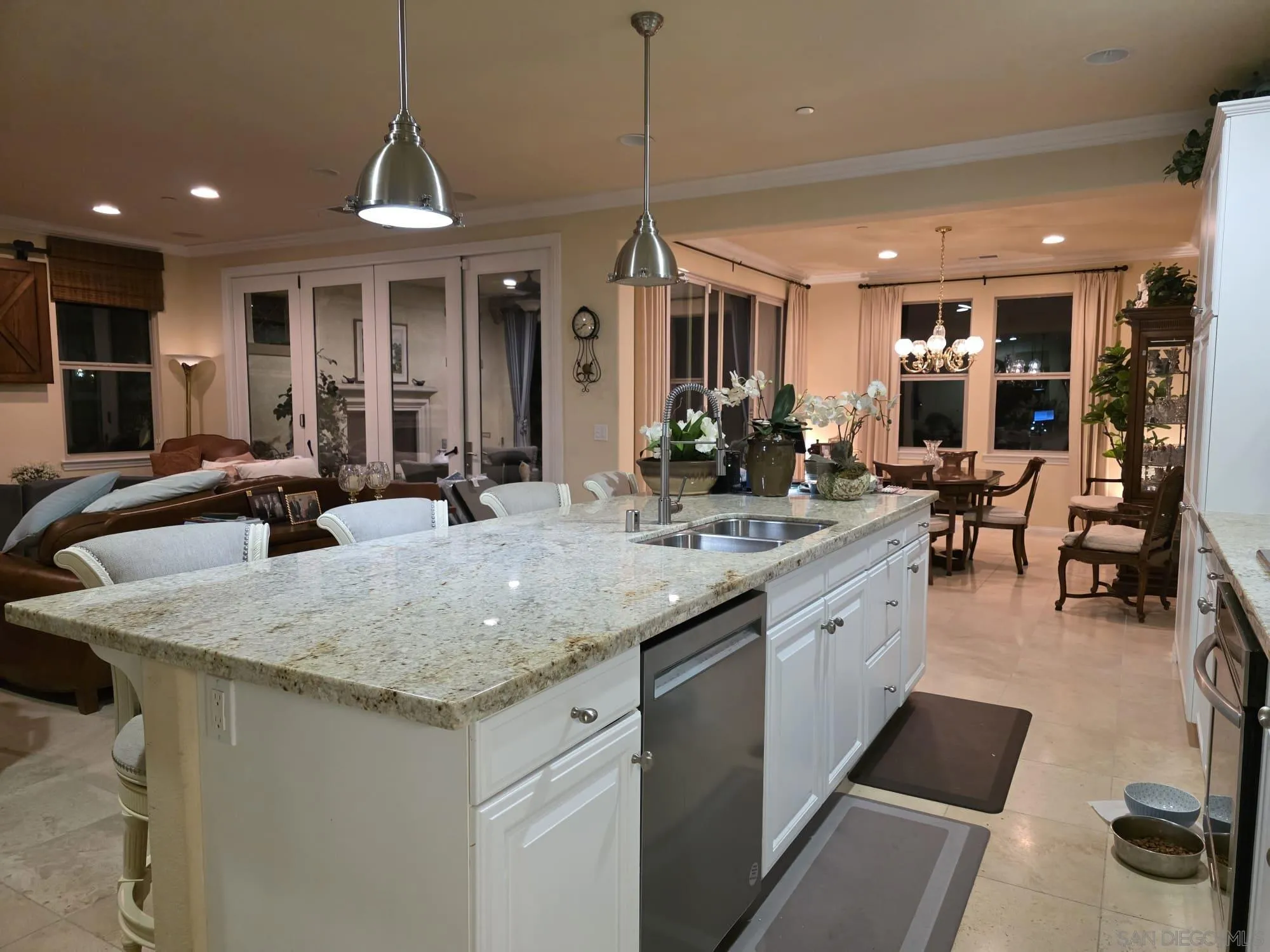 https://cdn.realtyfeed.com/cdn/127/260007610/03b610ca44f3d7a810906714770f00a0.webp
