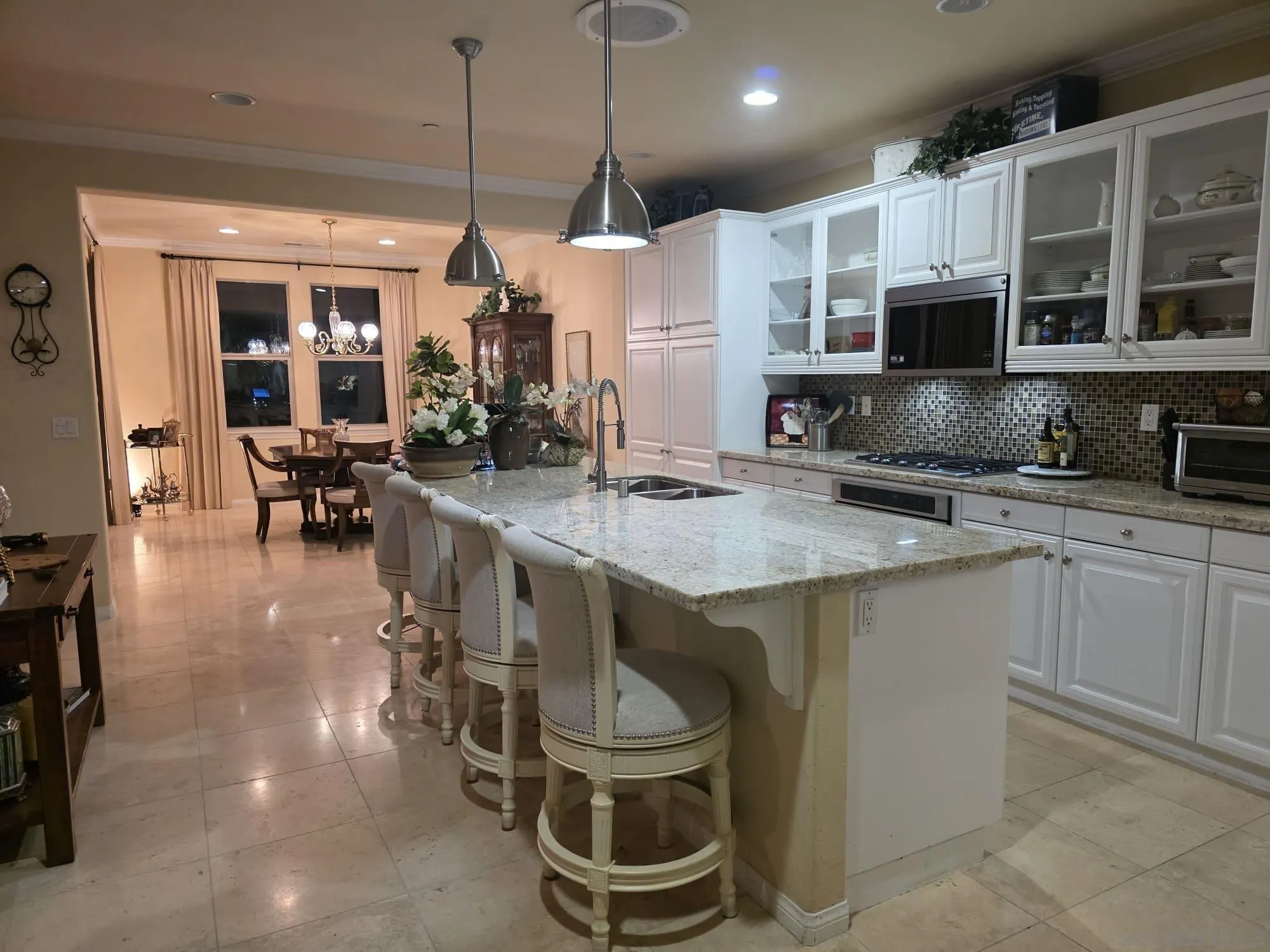 https://cdn.realtyfeed.com/cdn/127/260007610/3fd74d5d49a3bdb1a563f80c56543a91.webp