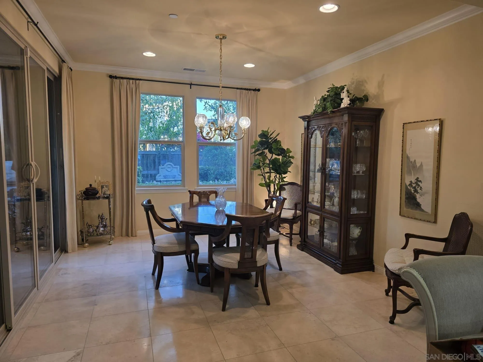 https://cdn.realtyfeed.com/cdn/127/260007610/47aae889c816468422eaf96f78cce34c.webp