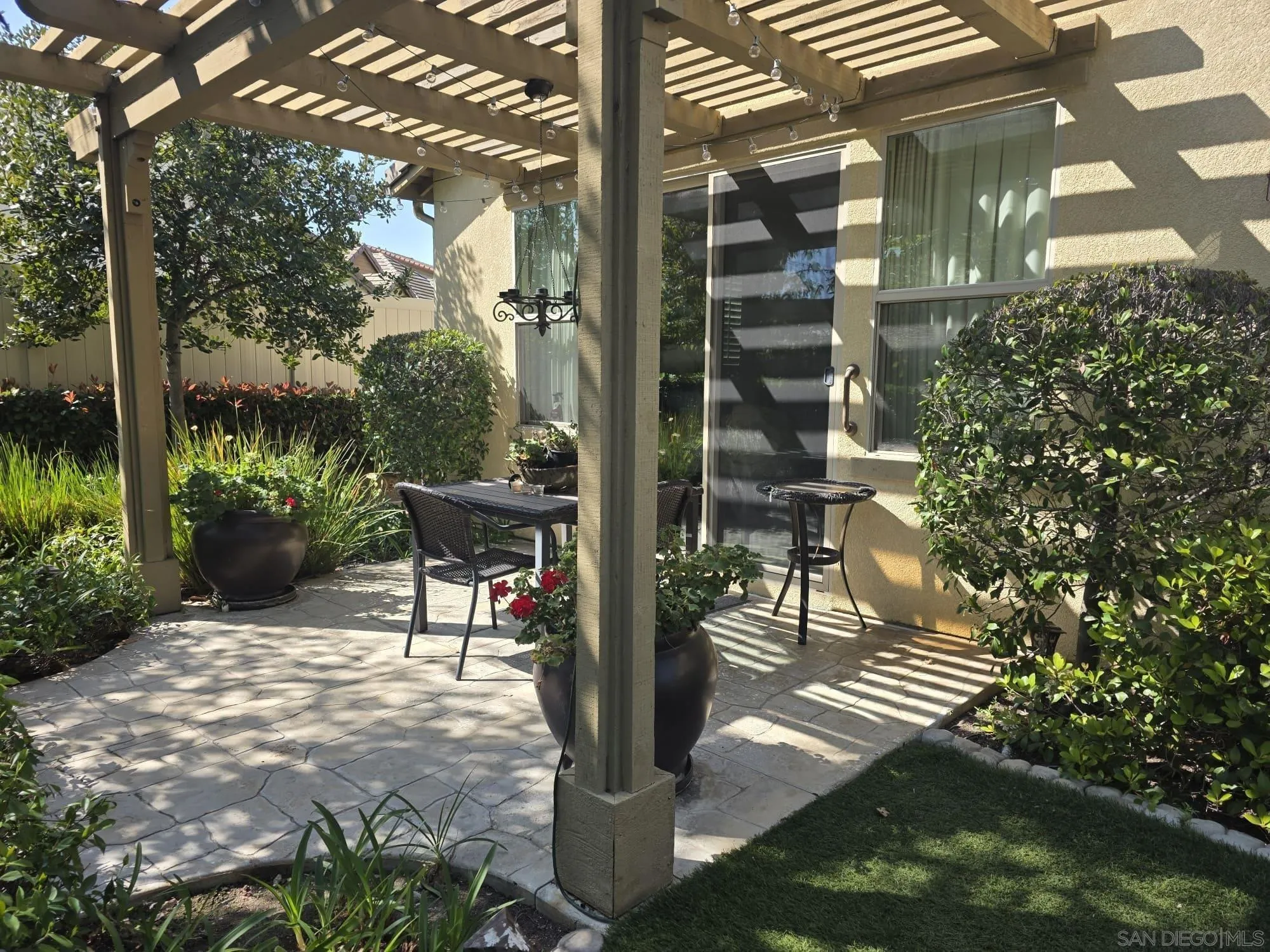 https://cdn.realtyfeed.com/cdn/127/260007610/73e634c4edd8548bcc06e76ebd2886b1.webp