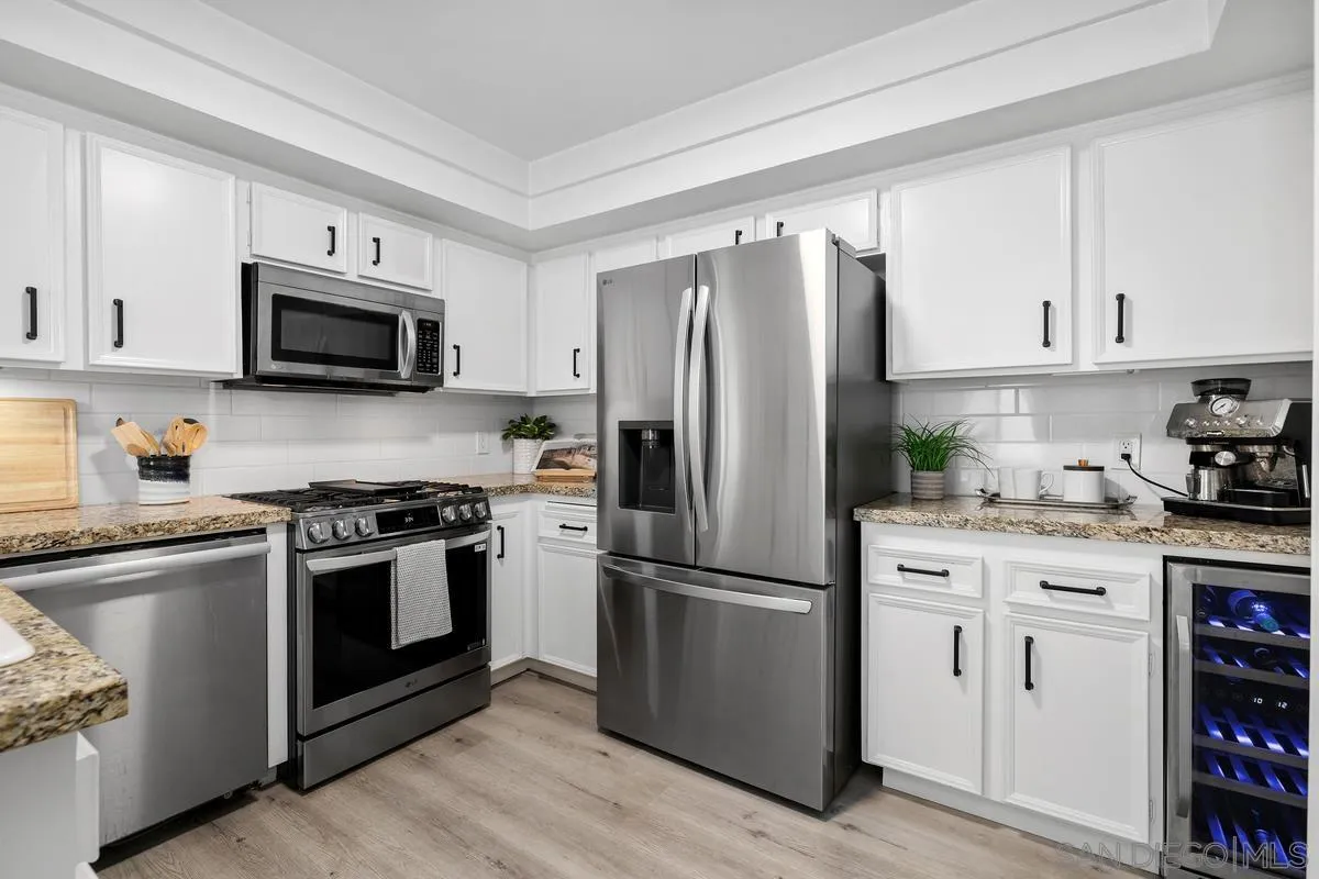 https://cdn.realtyfeed.com/cdn/127/260007611/ea61120771f85ccb4a3a8812f3394971.webp