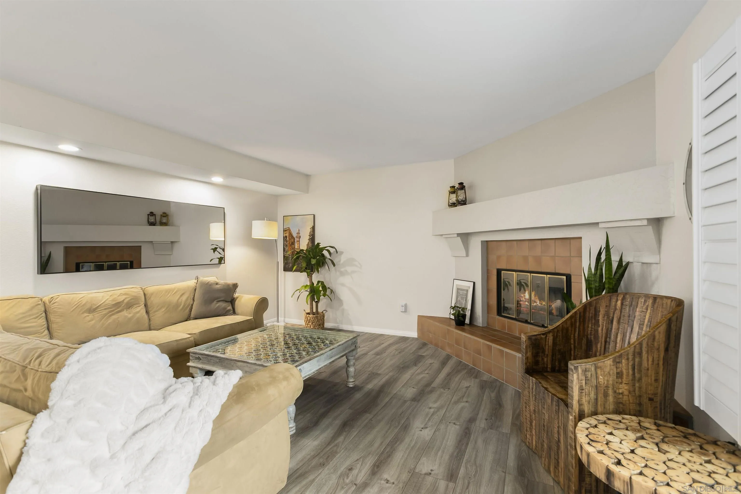 https://cdn.realtyfeed.com/cdn/127/260007612/7ebaec1ee2ad01ddfb17bb65dac9a7ec.webp