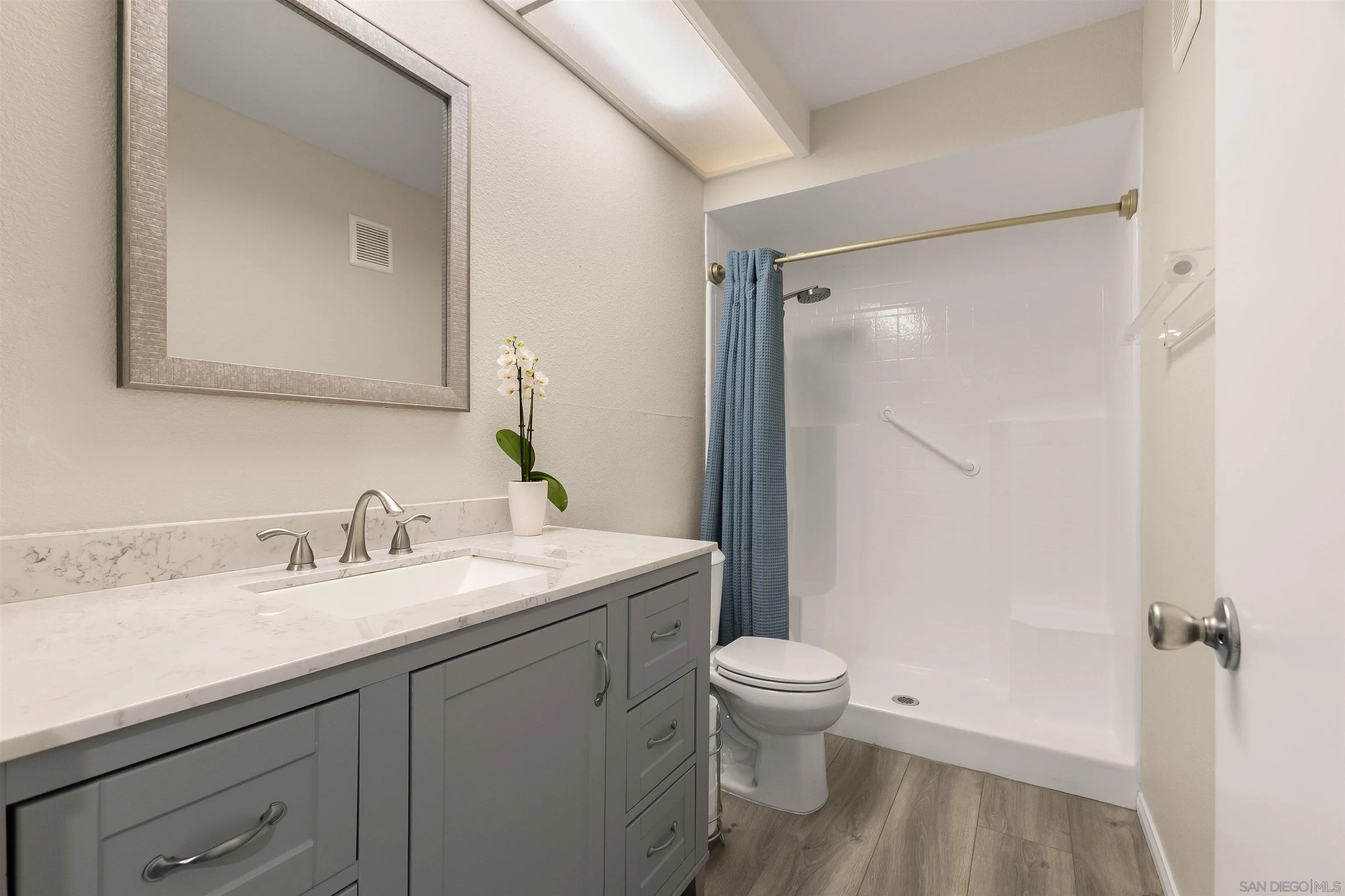 https://cdn.realtyfeed.com/cdn/127/260007612/8429e9c66be01d458950af54eeb29a3a.webp